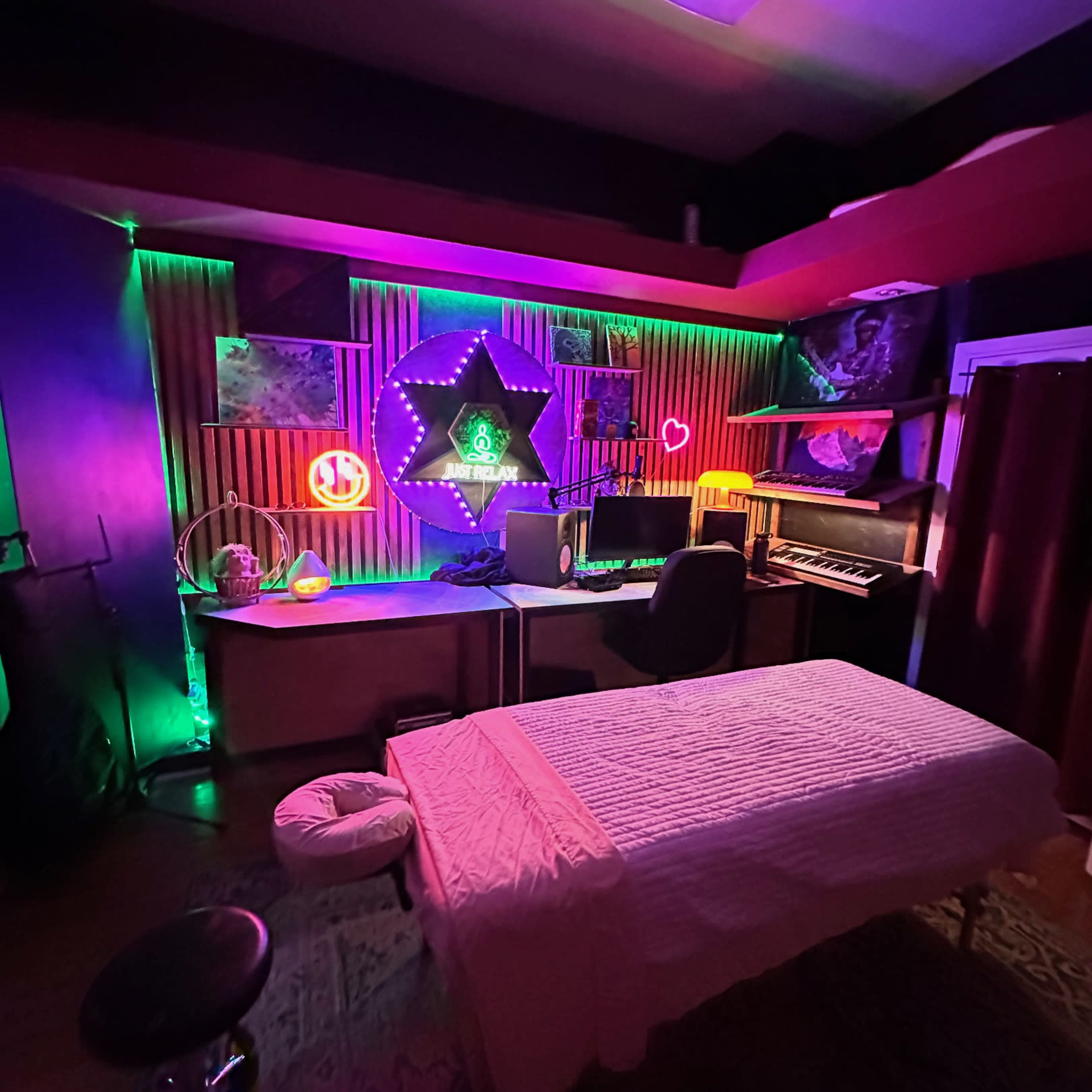 Creative Fully Equipped Podcast Studio Image in Pacific Beach, San Diego, CA