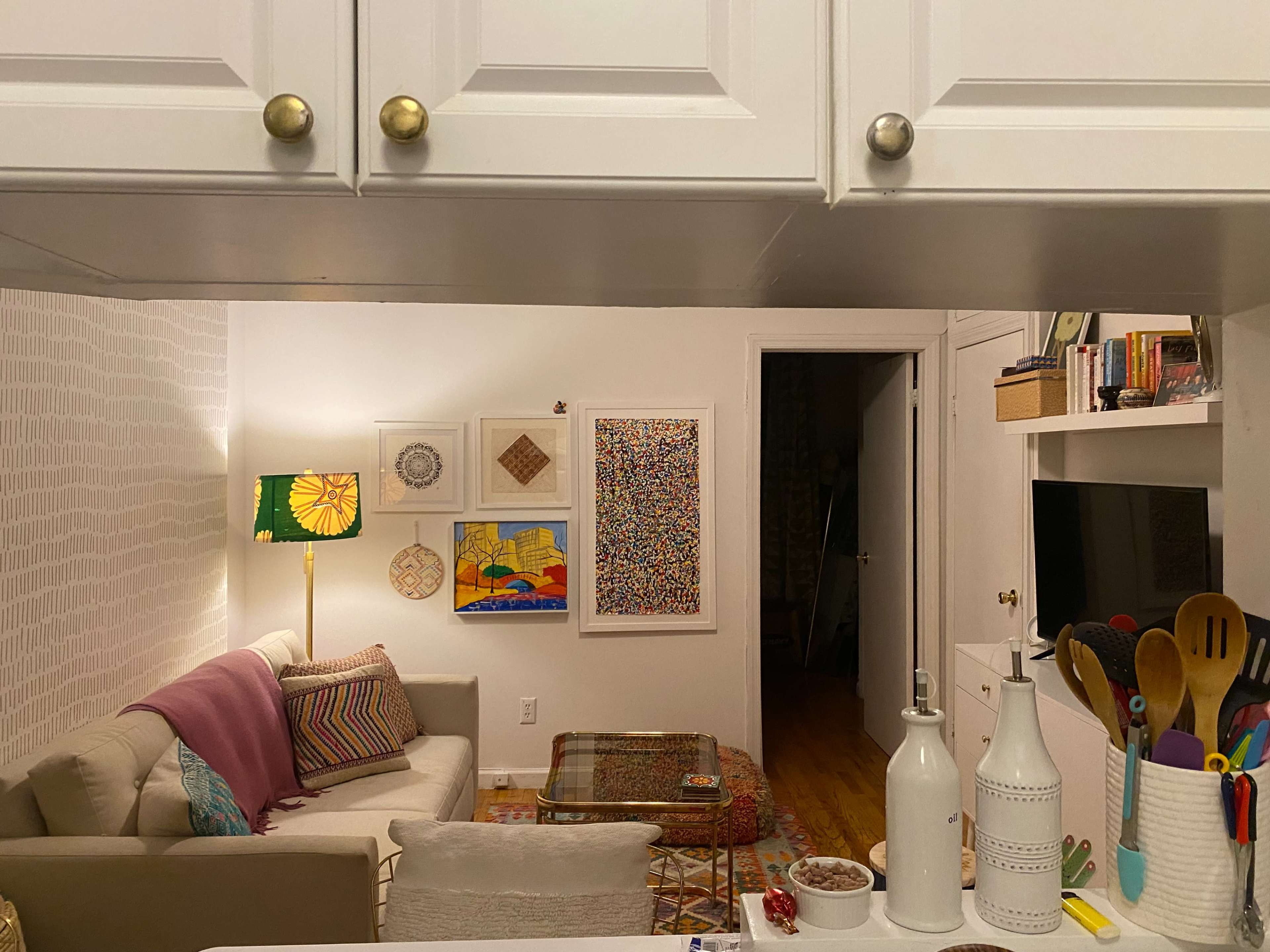 Cute & Cozy Living Space Image in Lenox Hill, New York, NY