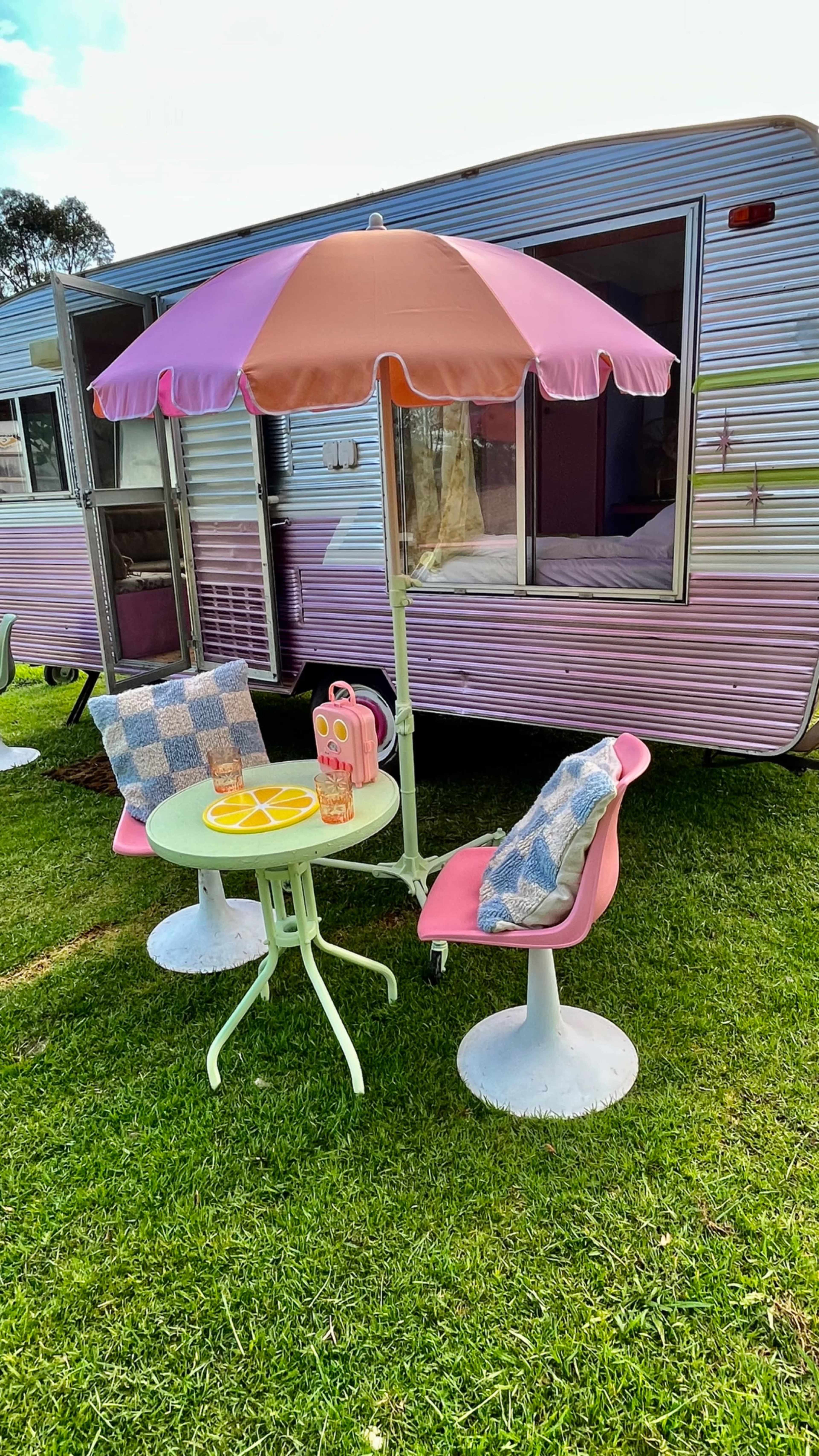 ✨ Retro Caravan Lake front  – Perfectly Styled with Props! ✨ Image in Oakdale, Oakdale, NSW