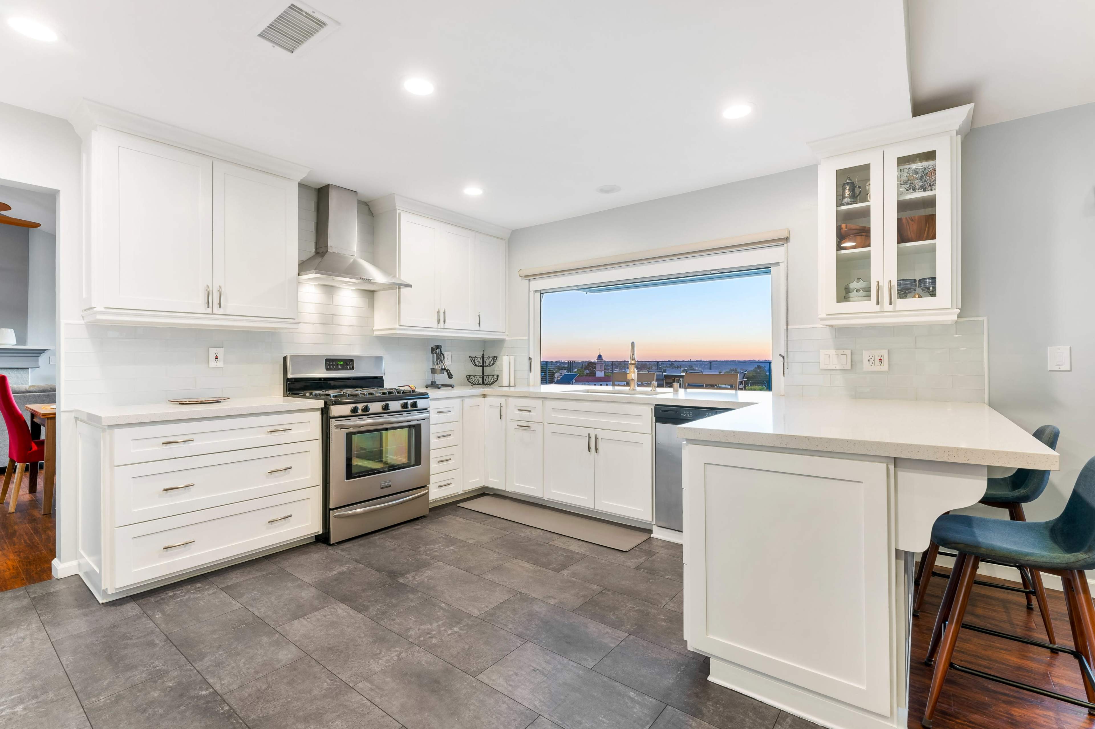 The Ultimate Filming Location! Versatile Mid-Century Modern Home with Pool, Orchard, and Panoramic Views in Scenic Del Cerro San Diego: A Spacious, Elegant Filming Location for Film and TV Productions Image in Del Cerro, San Diego, CA