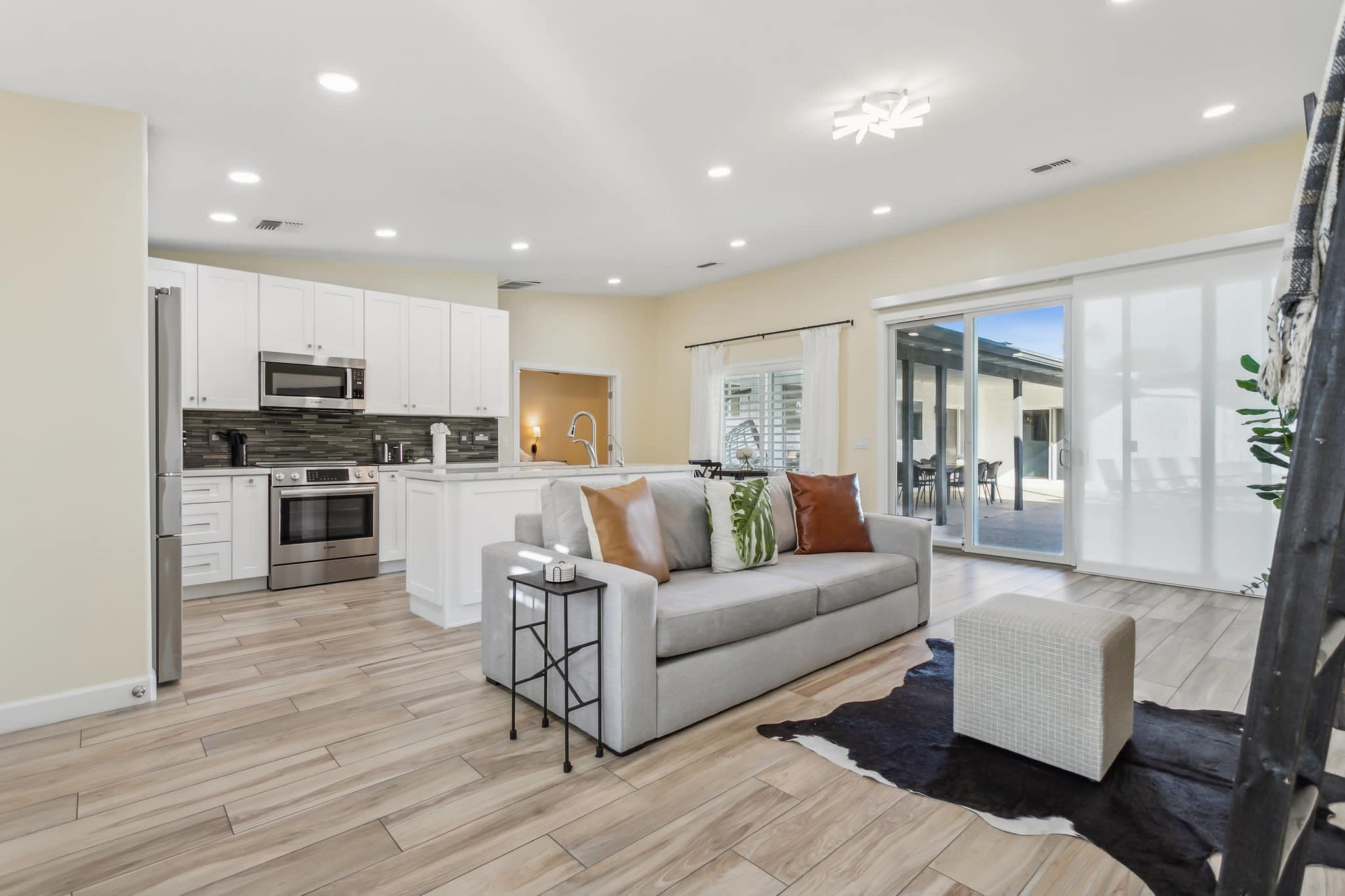 Stylish Scottsdale Oasis | Pool, Casita, Sport Court & Open Layout for Productions and Meetings Image in Paradise Valley Village, Scottsdale, AZ