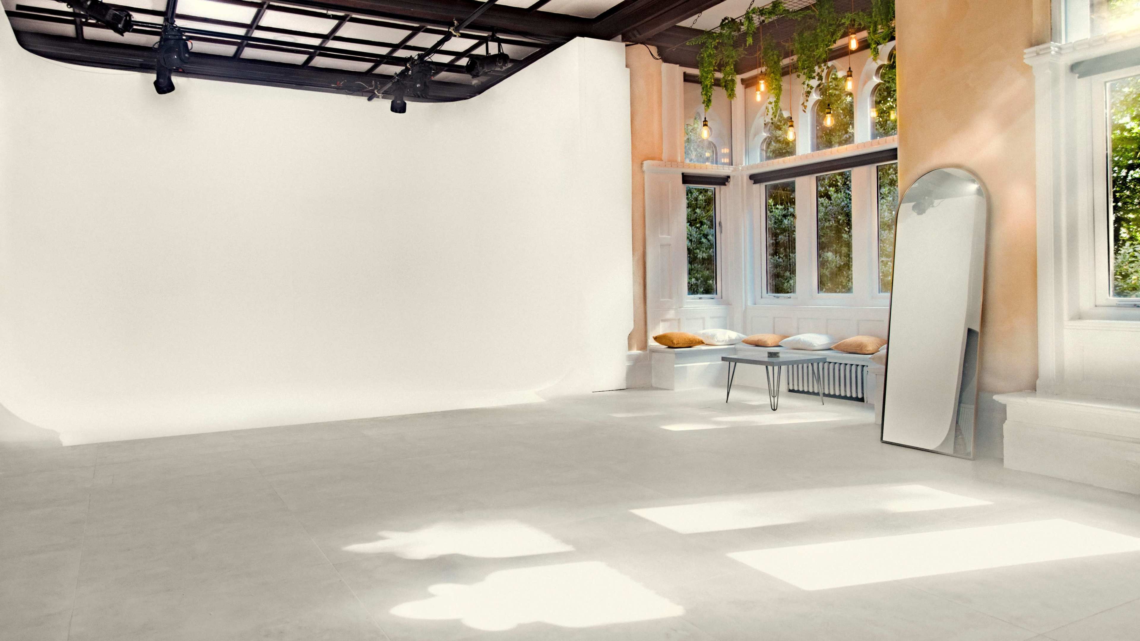 Photo & Film Studio in Victorian Manor with natural light and 3-metre infinity cove Image in Wigan, Wigan, ENG