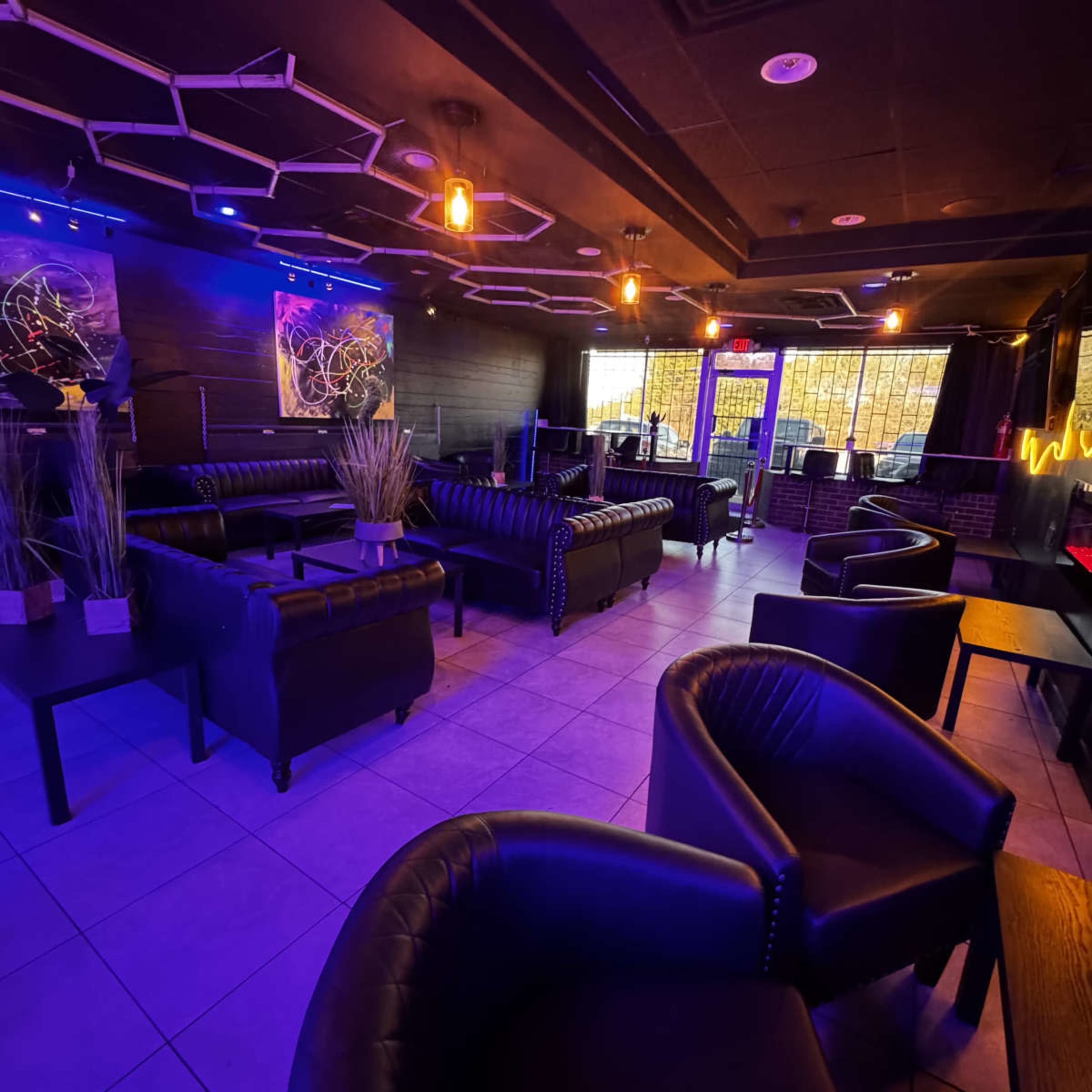 “Elevate Your Next Event at Overalls Owner’s Club – Marietta’s Premier Upscale Business and Social Lounge” Imagen en Town Center, Marietta, GA