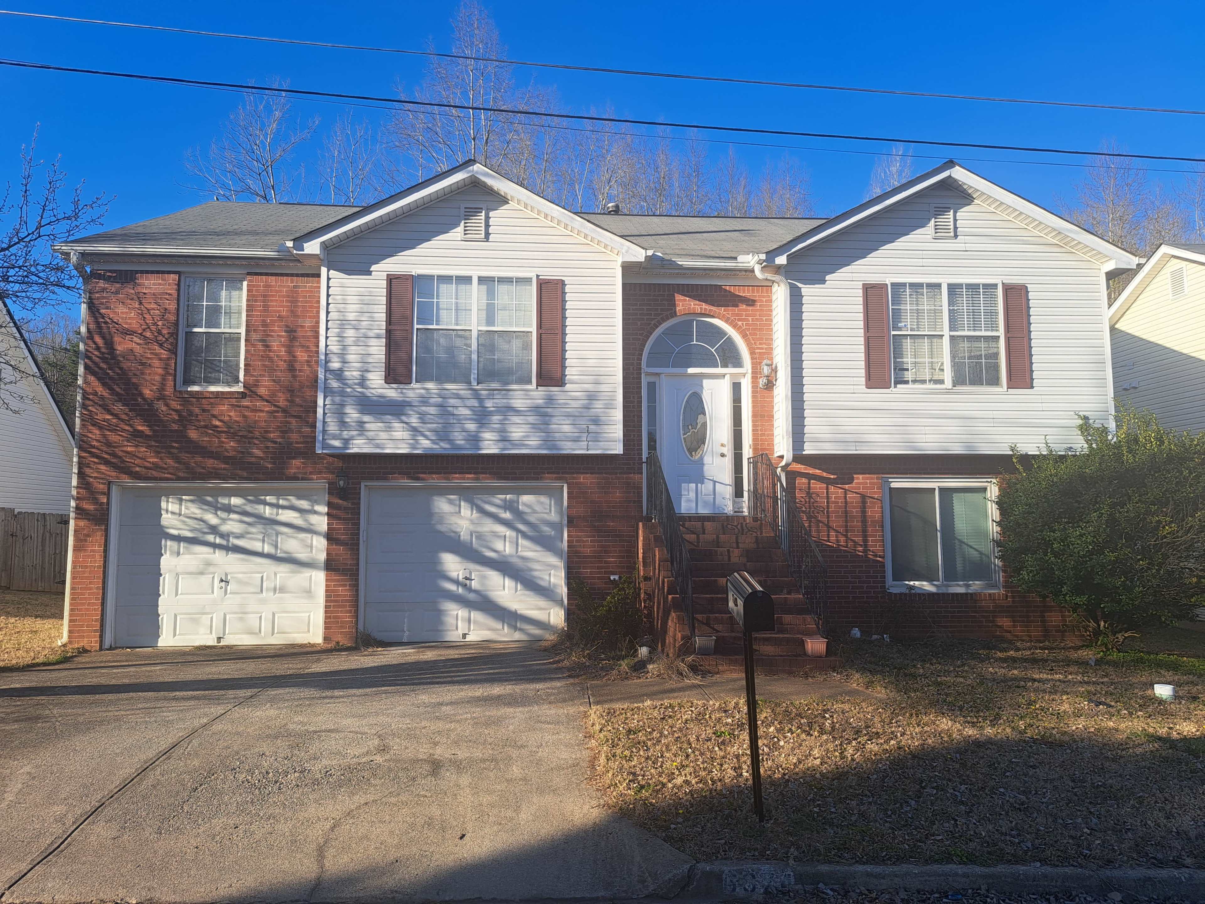 Spacious Suburban Split Level Image in , Lithonia, GA
