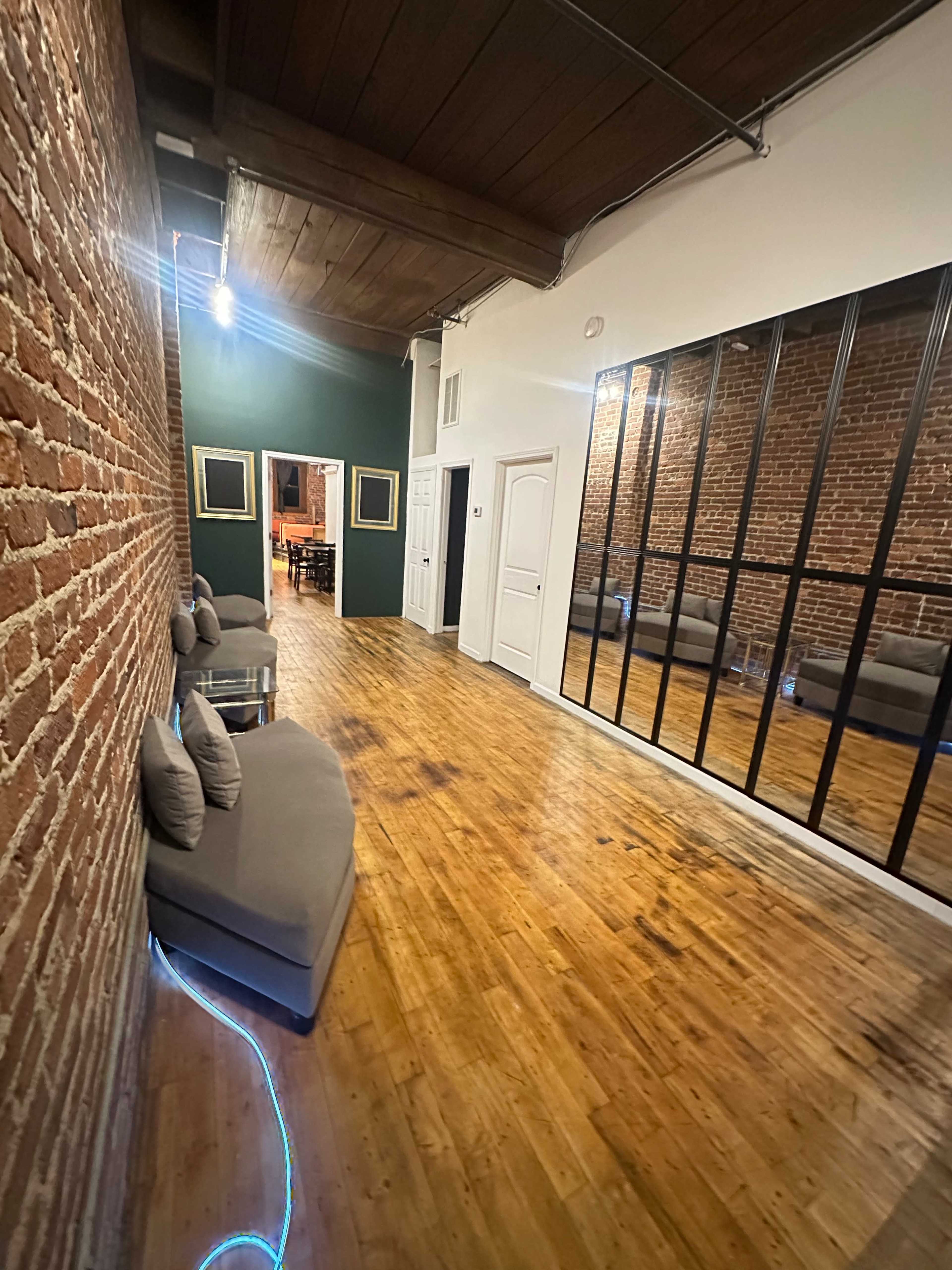 24/7 Private Loft in Downtown Atlanta – Always Open, Always Exclusive Image in Mechanicsville, Atlanta, GA