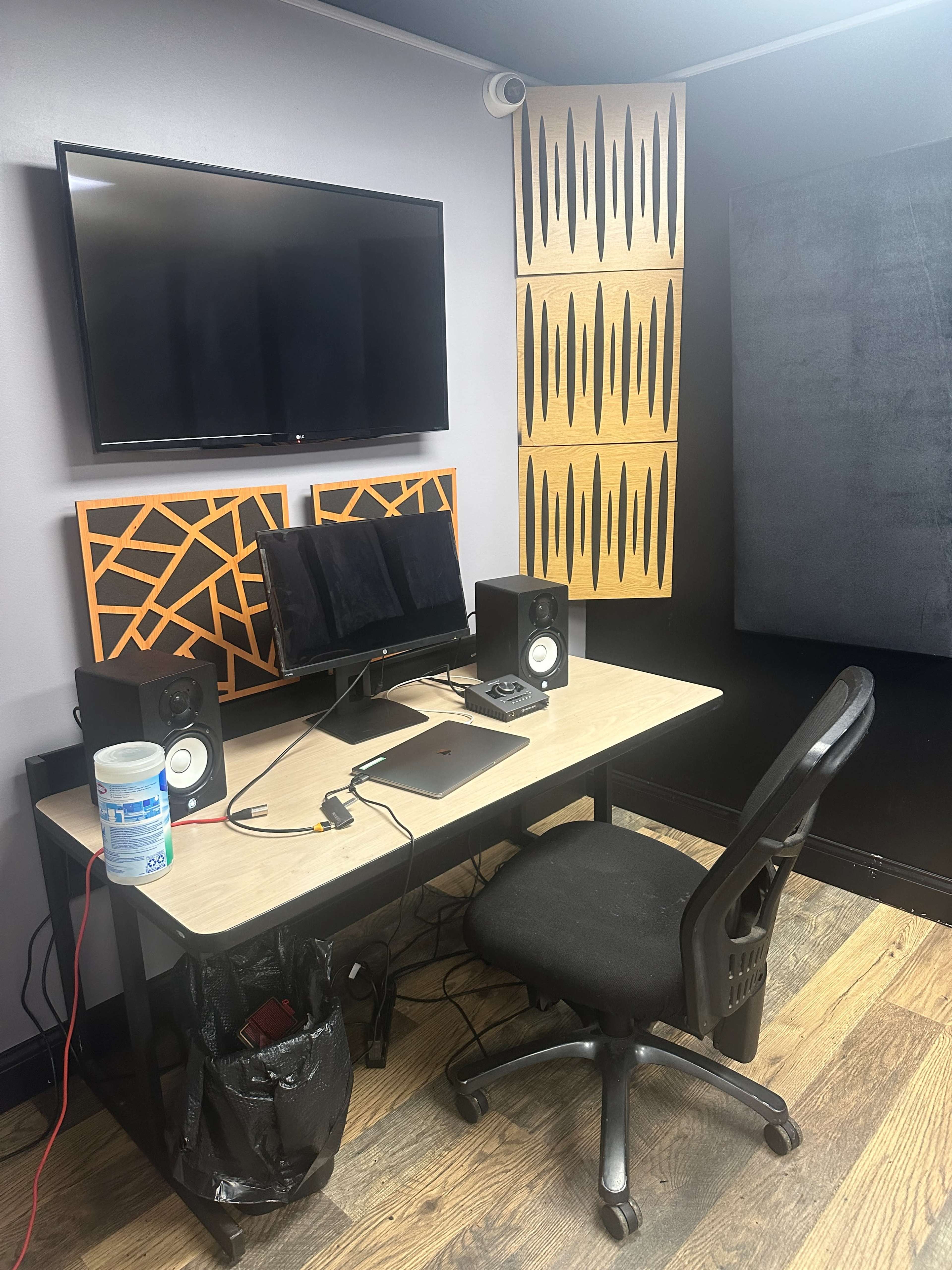 Recording Studio - Engineers Dream Image in Jefferson Park, Chicago, IL