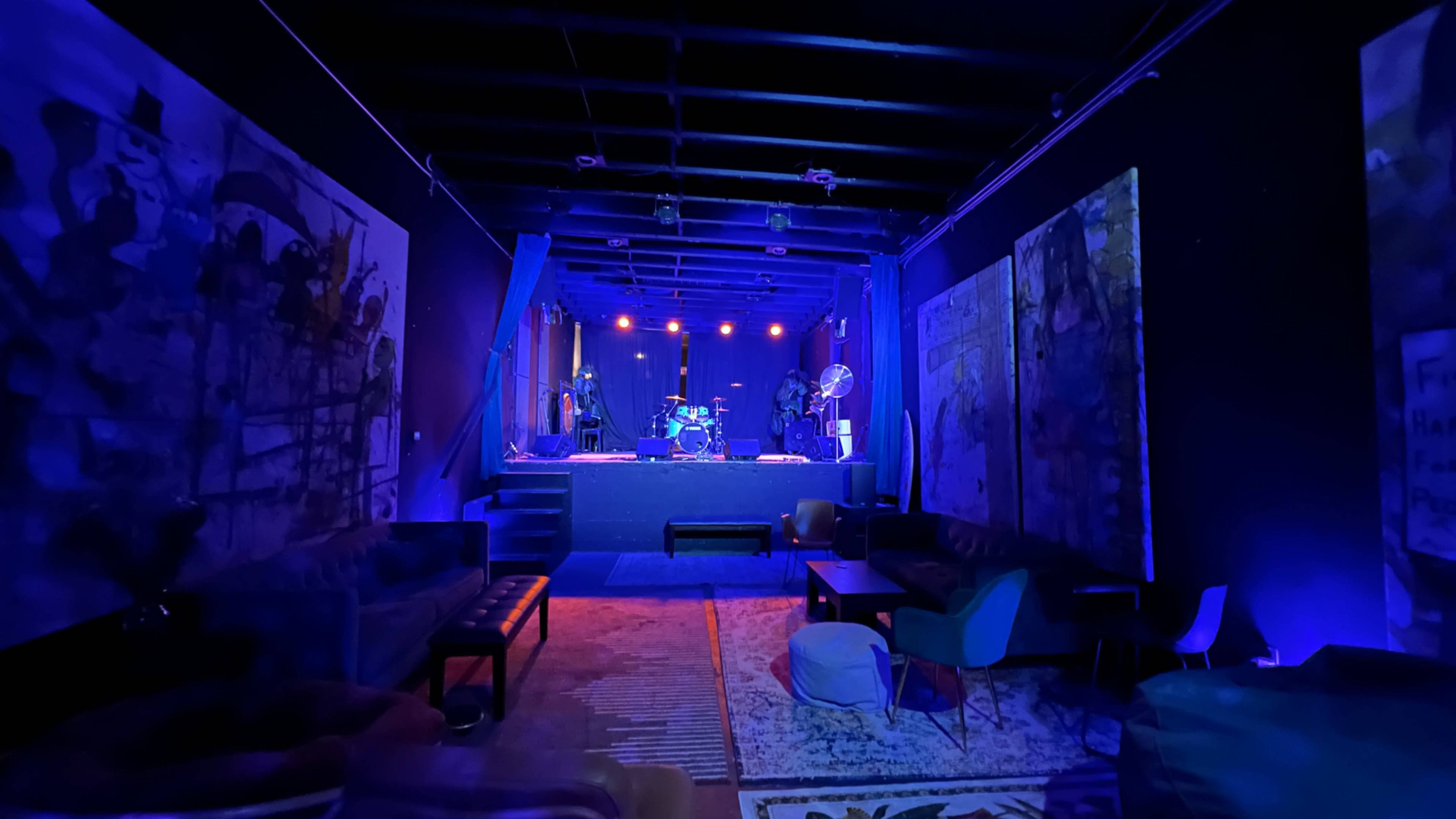 Film & Photo Black Box Studio in Hermosa Beach — Flexible Space for Production Teams Image in Hermosa Beach, Hermosa Beach, CA