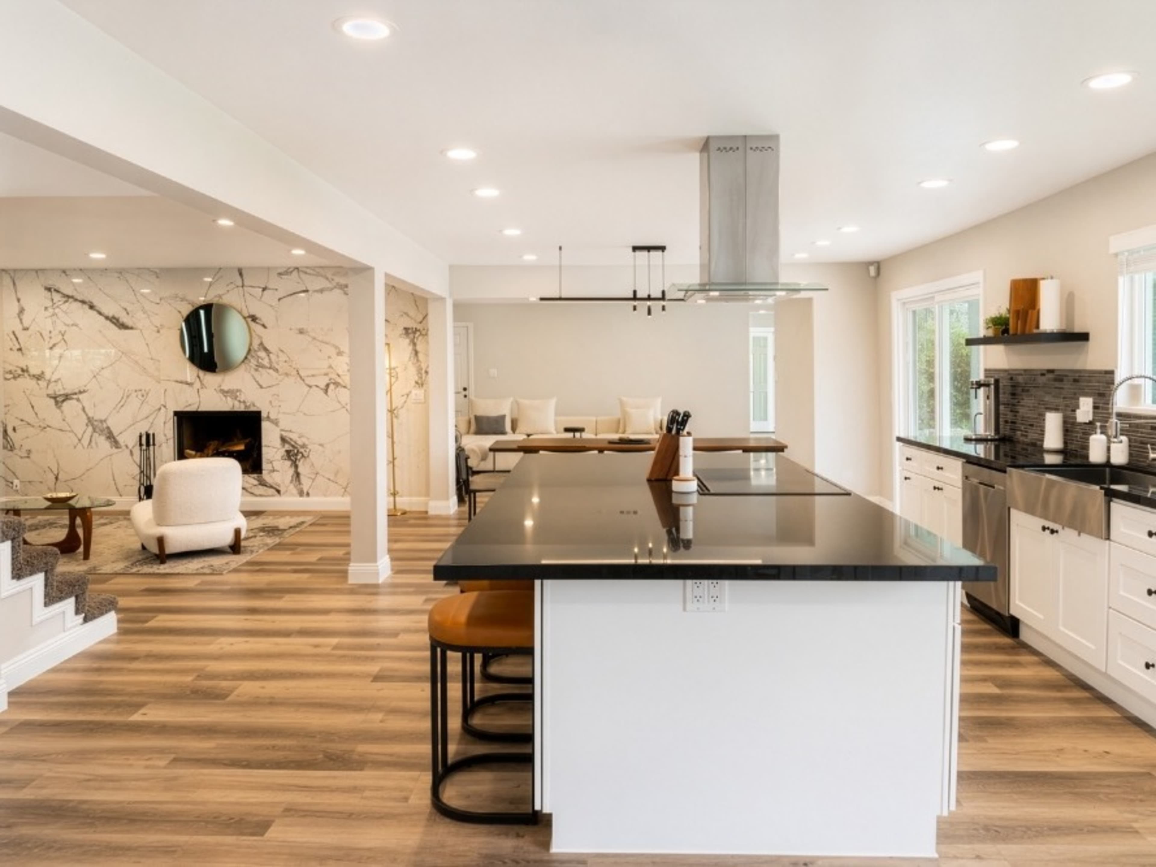 2500 sqft Indoor House Access 