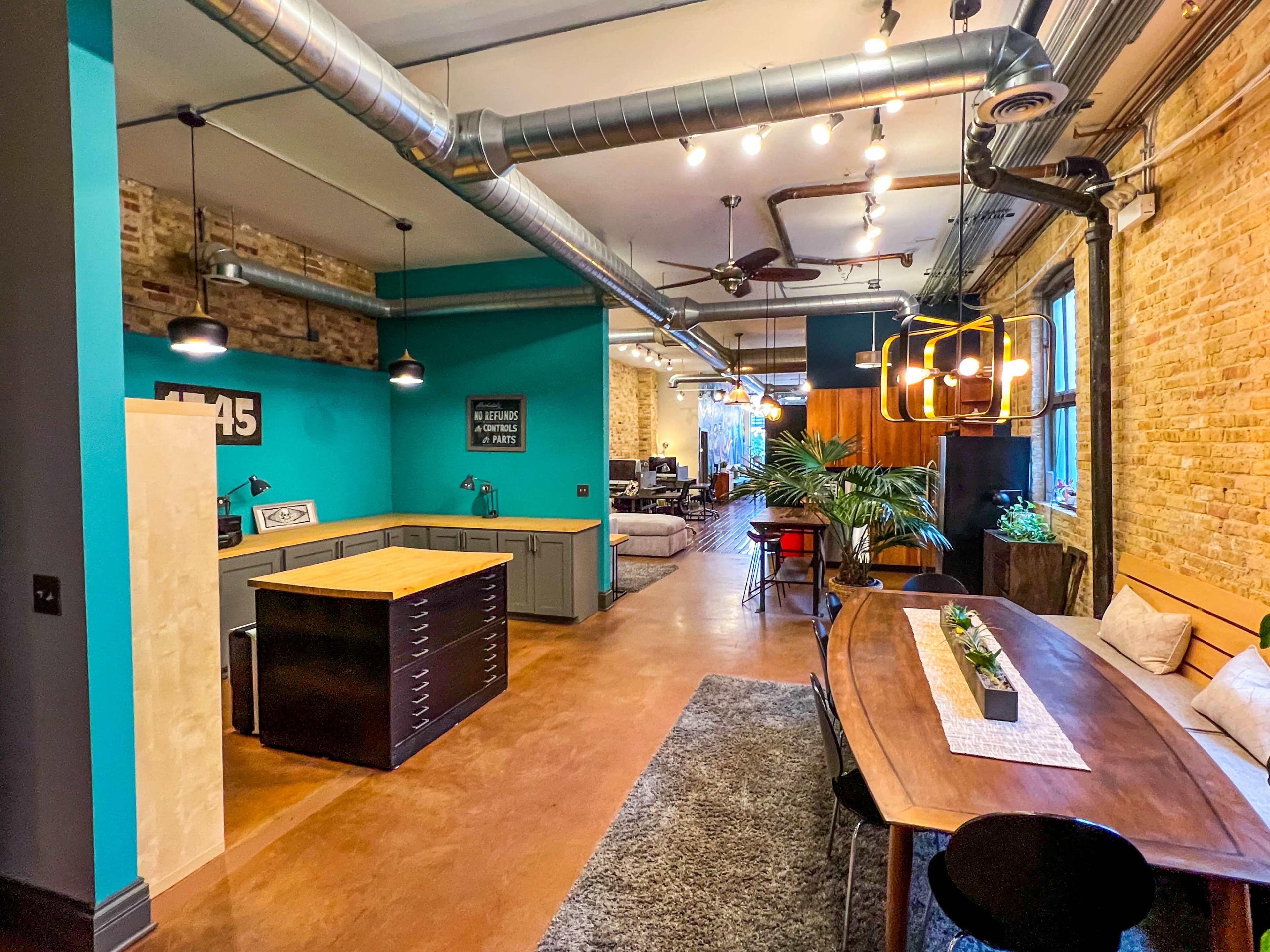 Eclectic, Modern Midtown Gathering Space Image in West Town, Chicago, IL