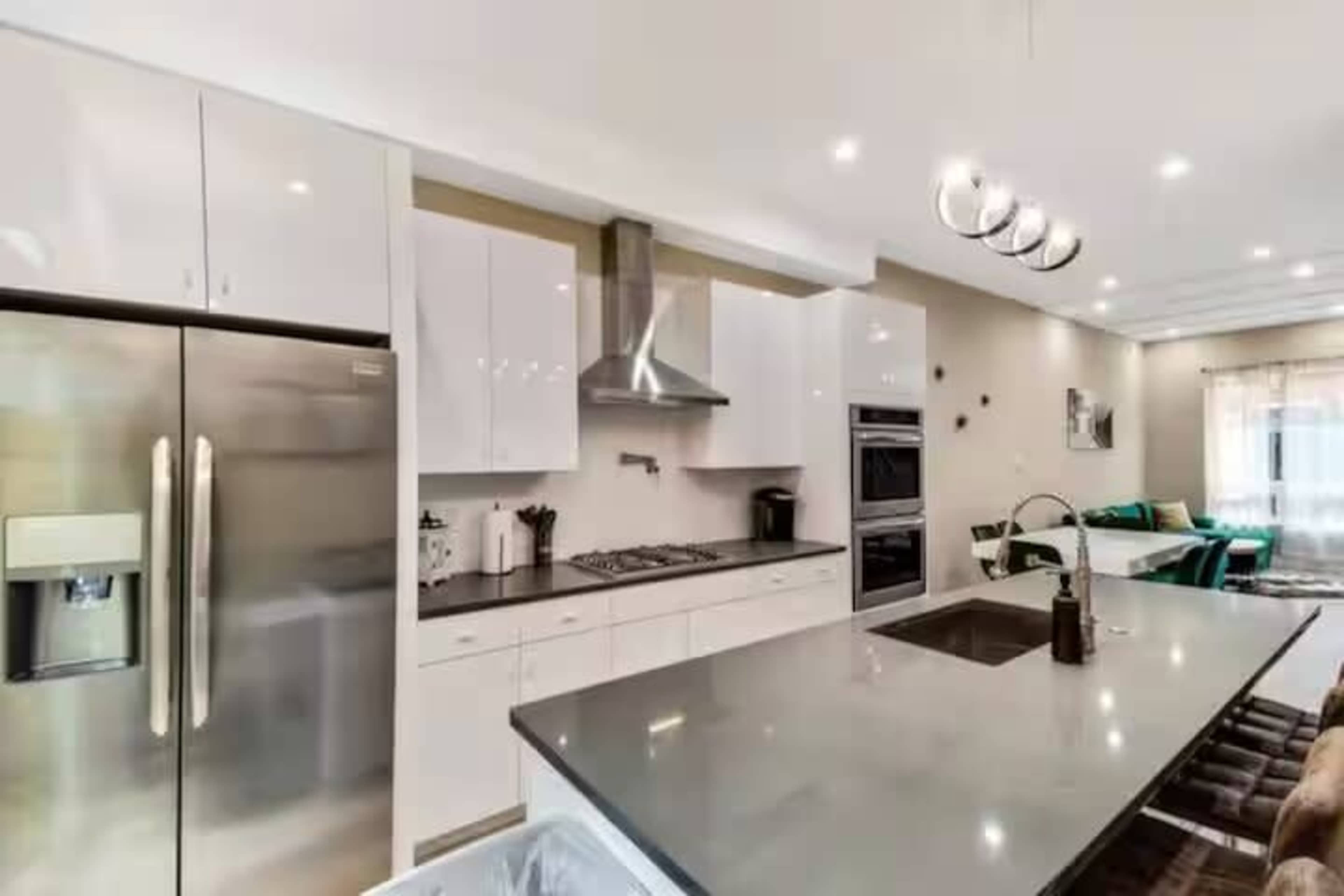 Emerald jacuzzi loft Image in Grays Ferry, Philadelphia pa, PA