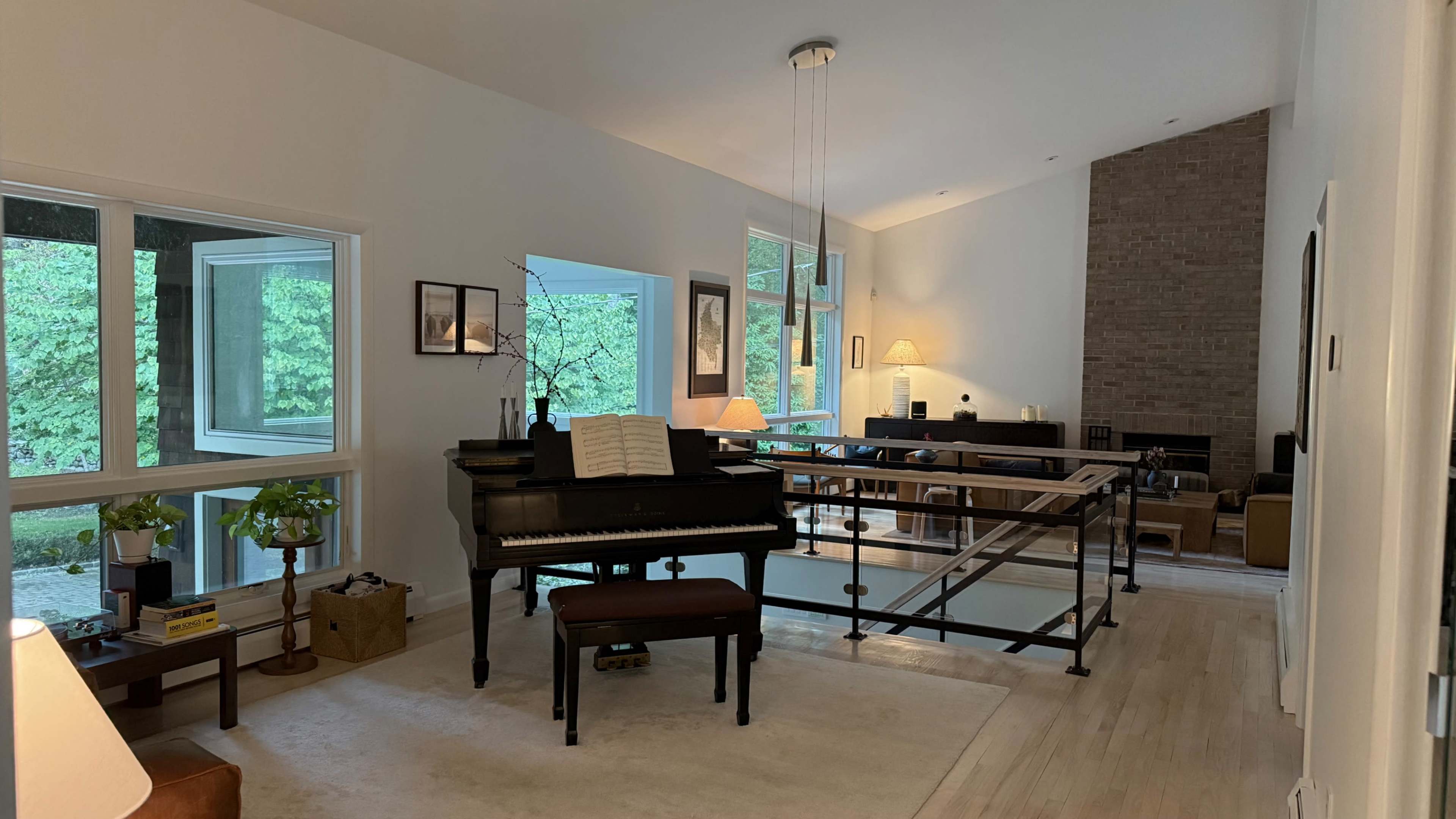 Modern Woodland Home with Vaulted Ceilings Image in Easton, Easton, CT