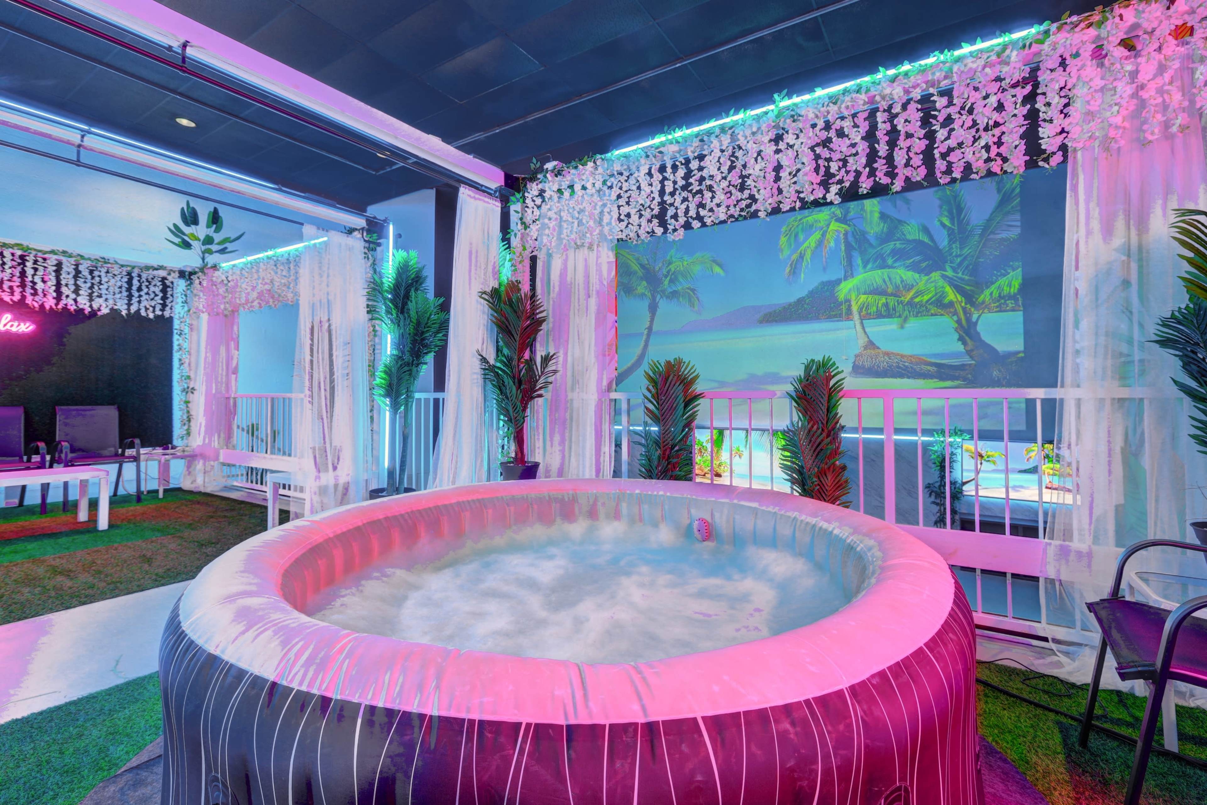 Tropical Aqua Cabana Studio Image in Doraville, Doraville, GA