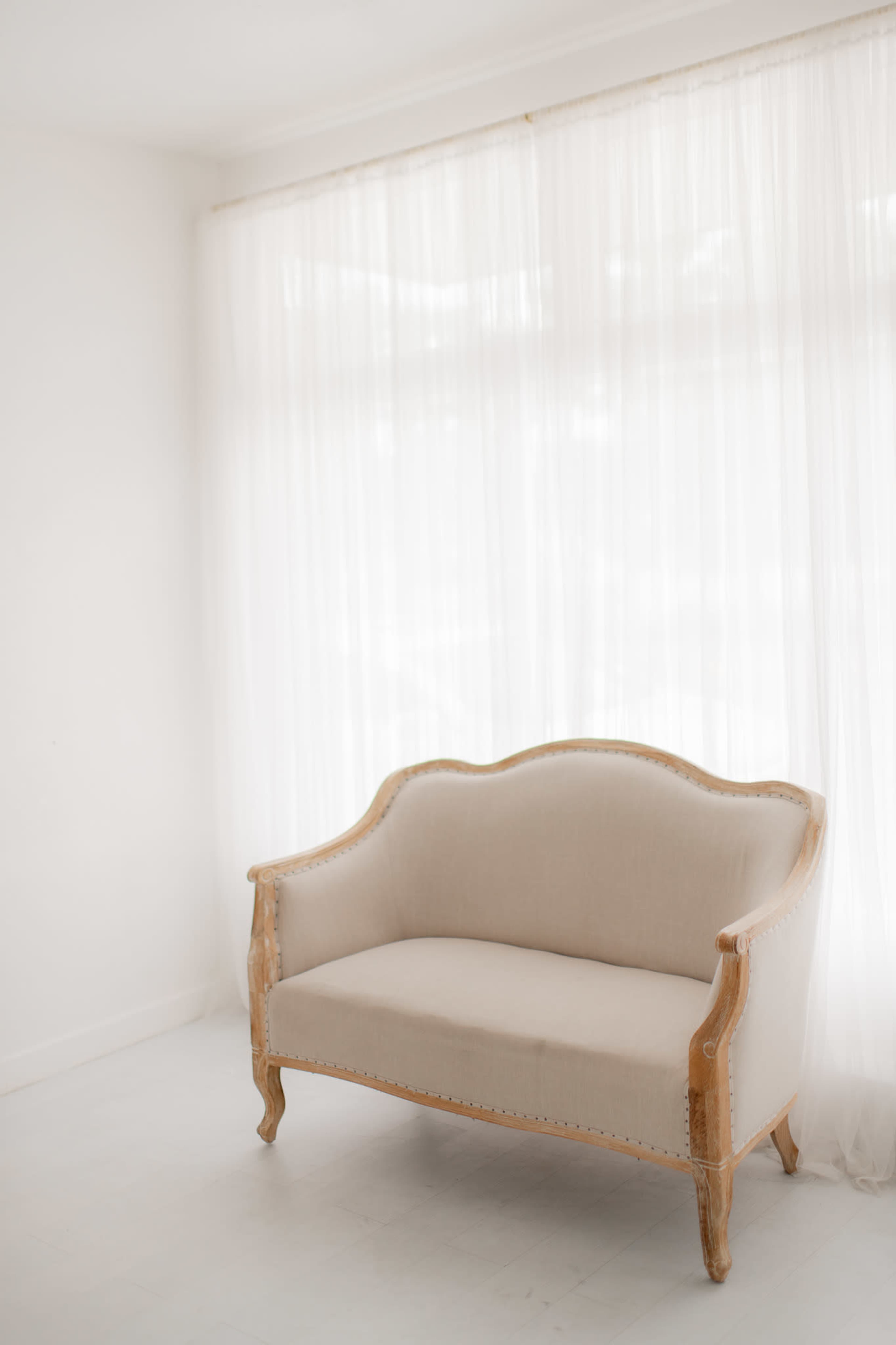 Cozy, Cute Natural Light Photo Studio Image in Frederick, Frederick, CO