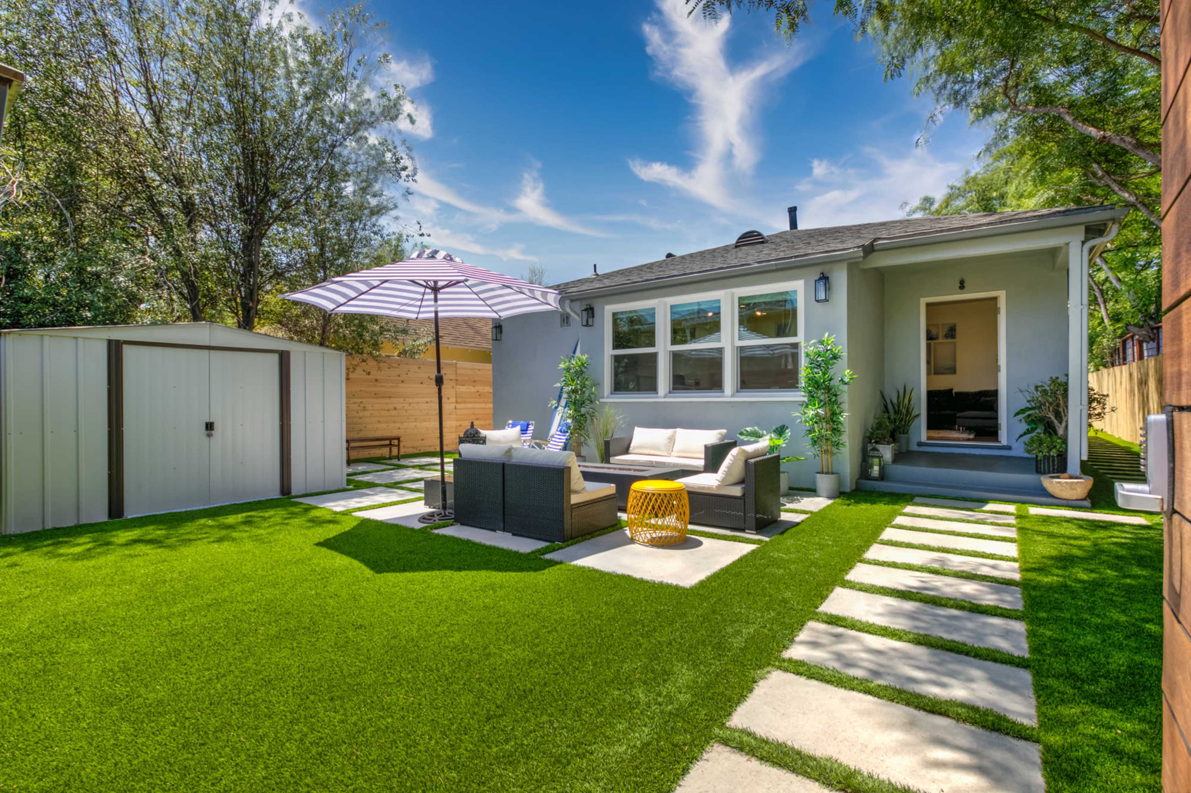 Stunning Venice Home with Private Yard & Deck Image in Venice, Venice, CA