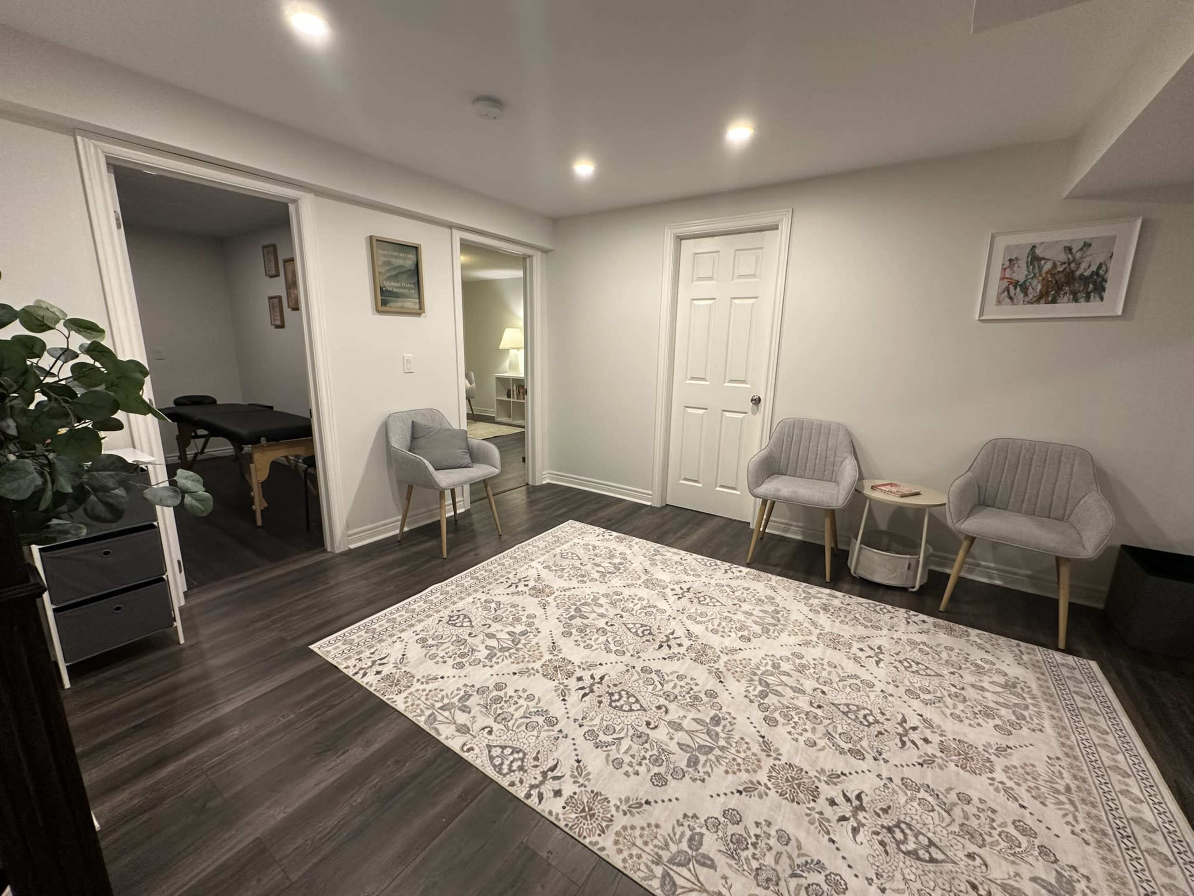 Warm, Intimate Studio for Coaching, Therapy, Healing, or Photoshoots – Barrie Image in Barrie, Barrie, ON