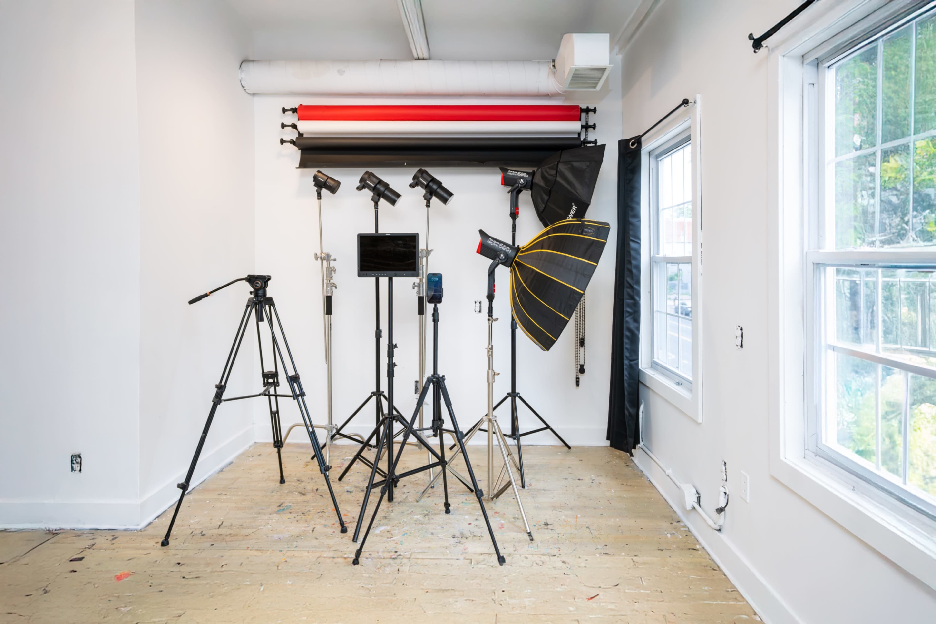 Fully Equipped Modern Creative Studio in the Heart of Downtown DC Image in Northwest Washington, Washington, DC