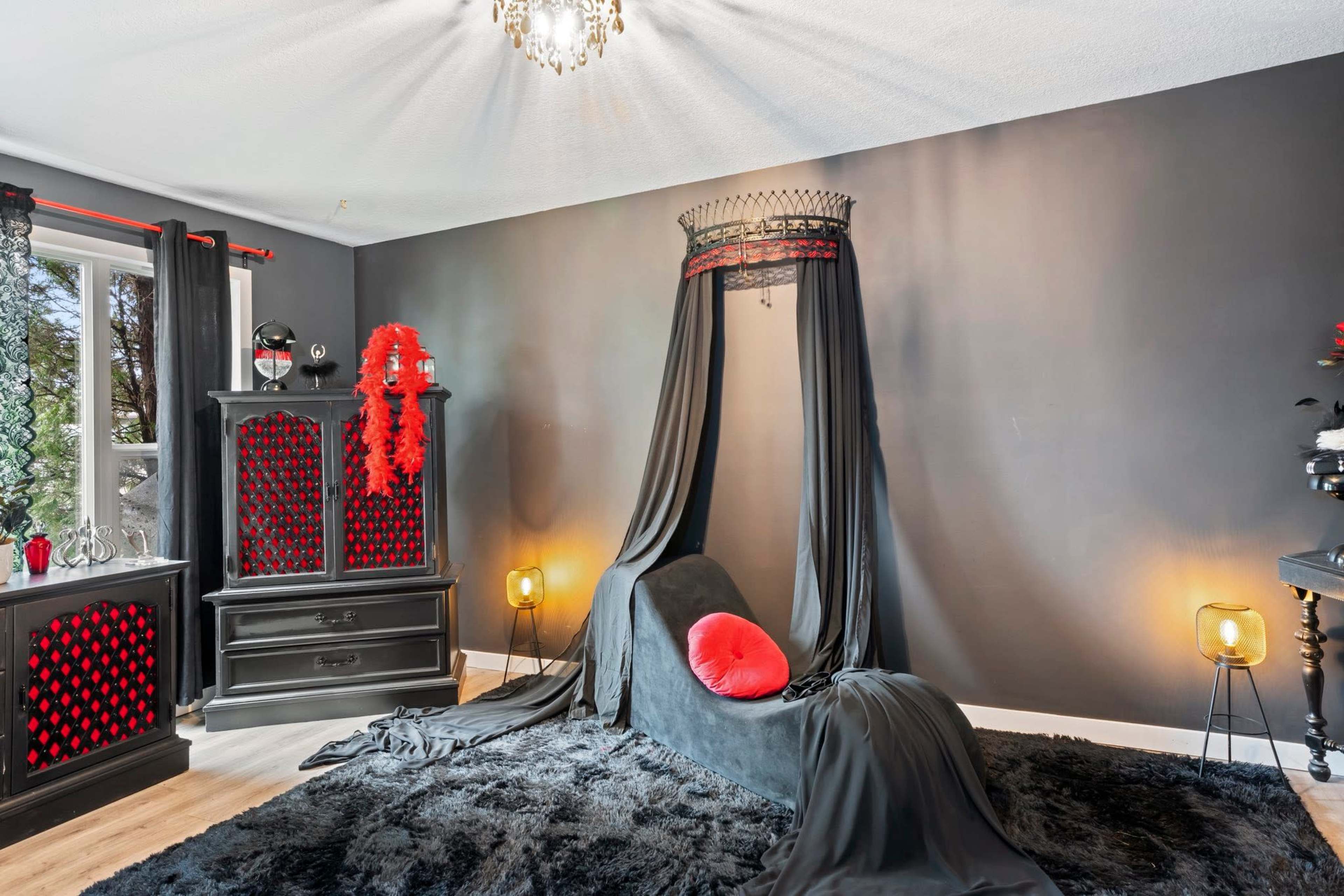 Quiet and colorful creative space in NE Image in Northeast Calgary, Calgary, AB