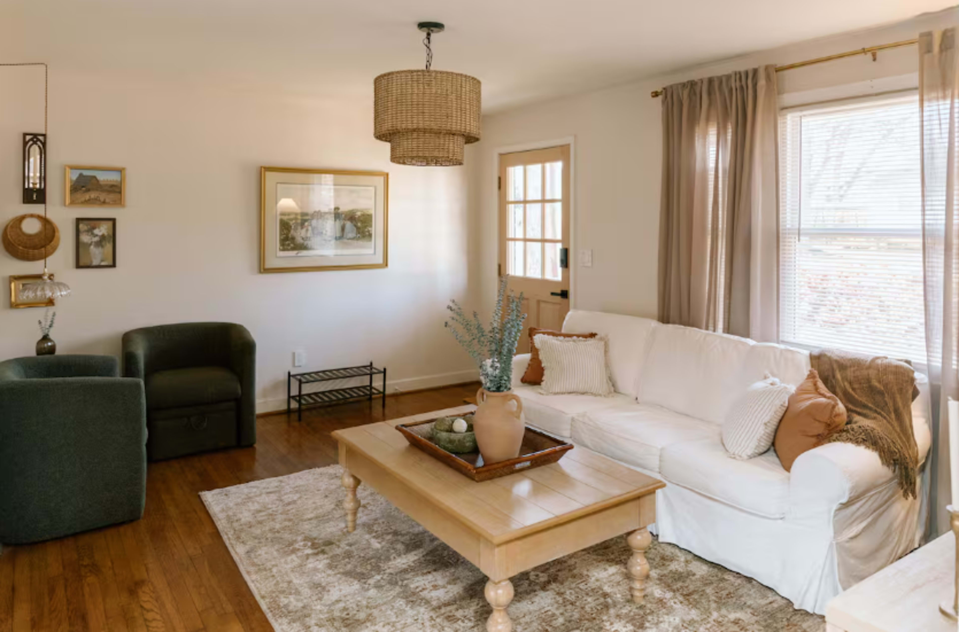 English Country Style Cottage with Speakeasy, Hot Tub, and Piano - 8 minutes from Downtown Greenville P Image in Wade Hampton, Greenville, SC