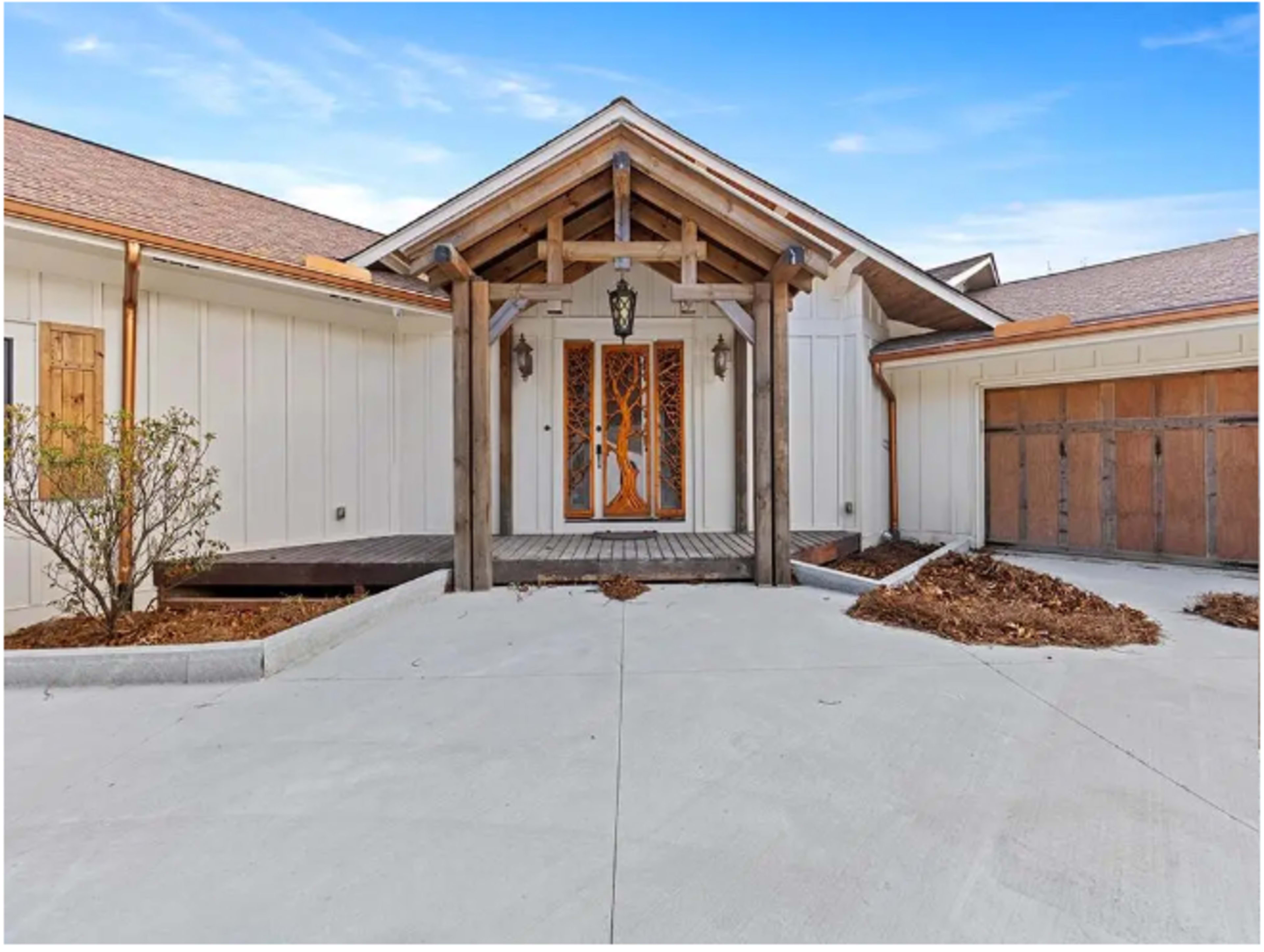 Luxury Mountain Top Retreat | Soaring Views |  Hot Tub Image in , Jasper, GA