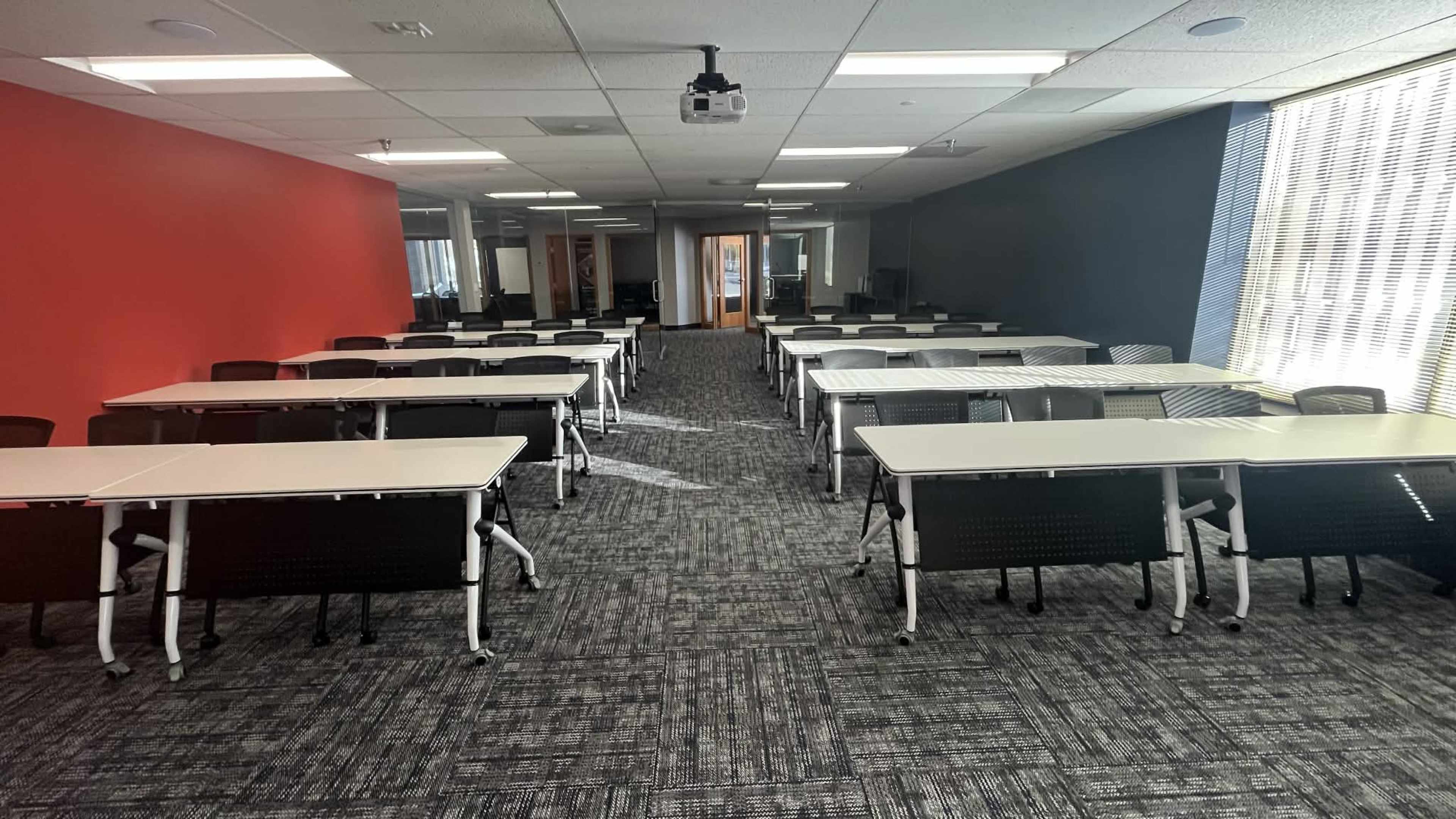 Midsize Training/Meeting Room Image in Roseville, Roseville, MN
