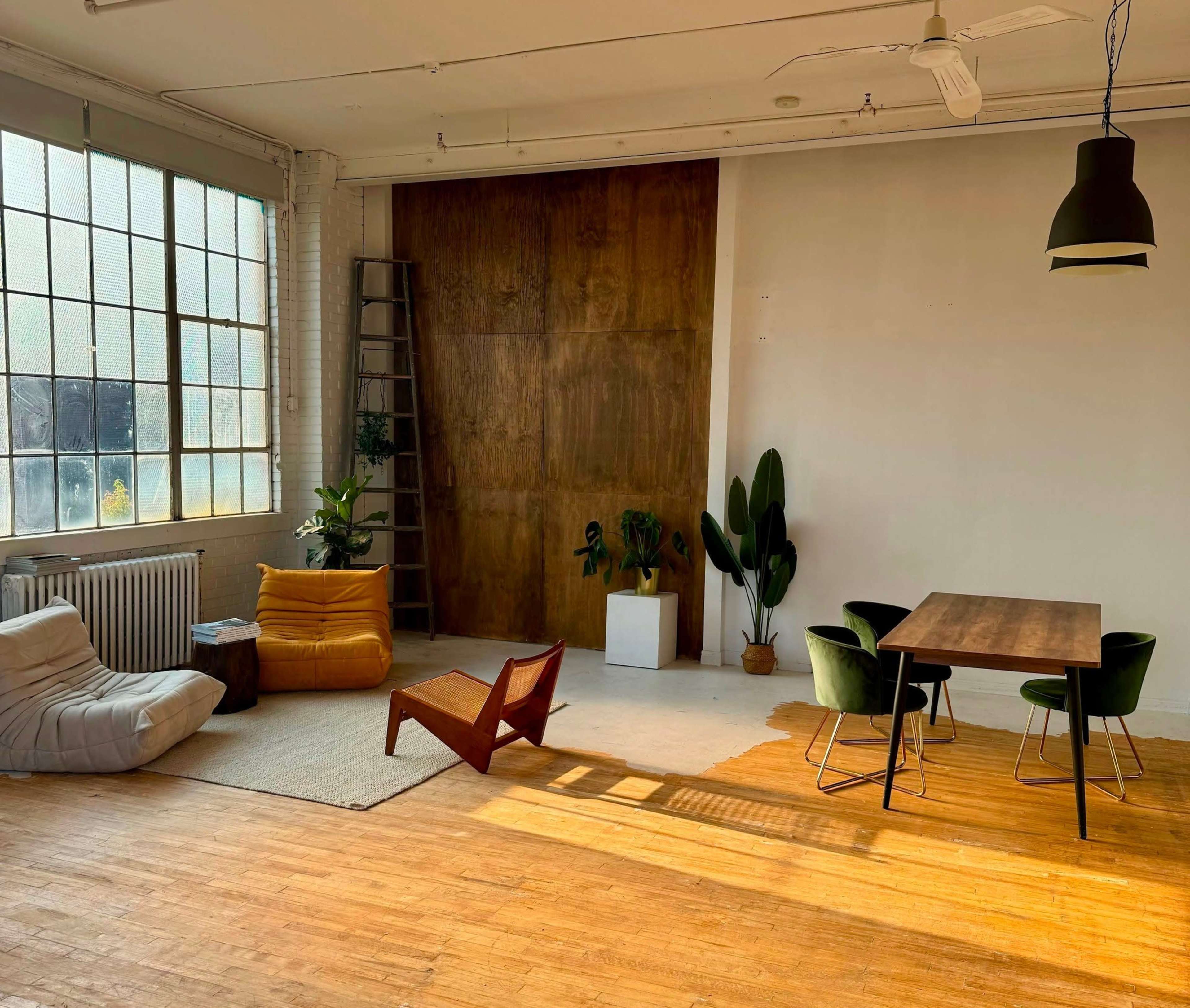 Natural Light Downtown Industrial Loft Image in Niagara, Toronto, ON