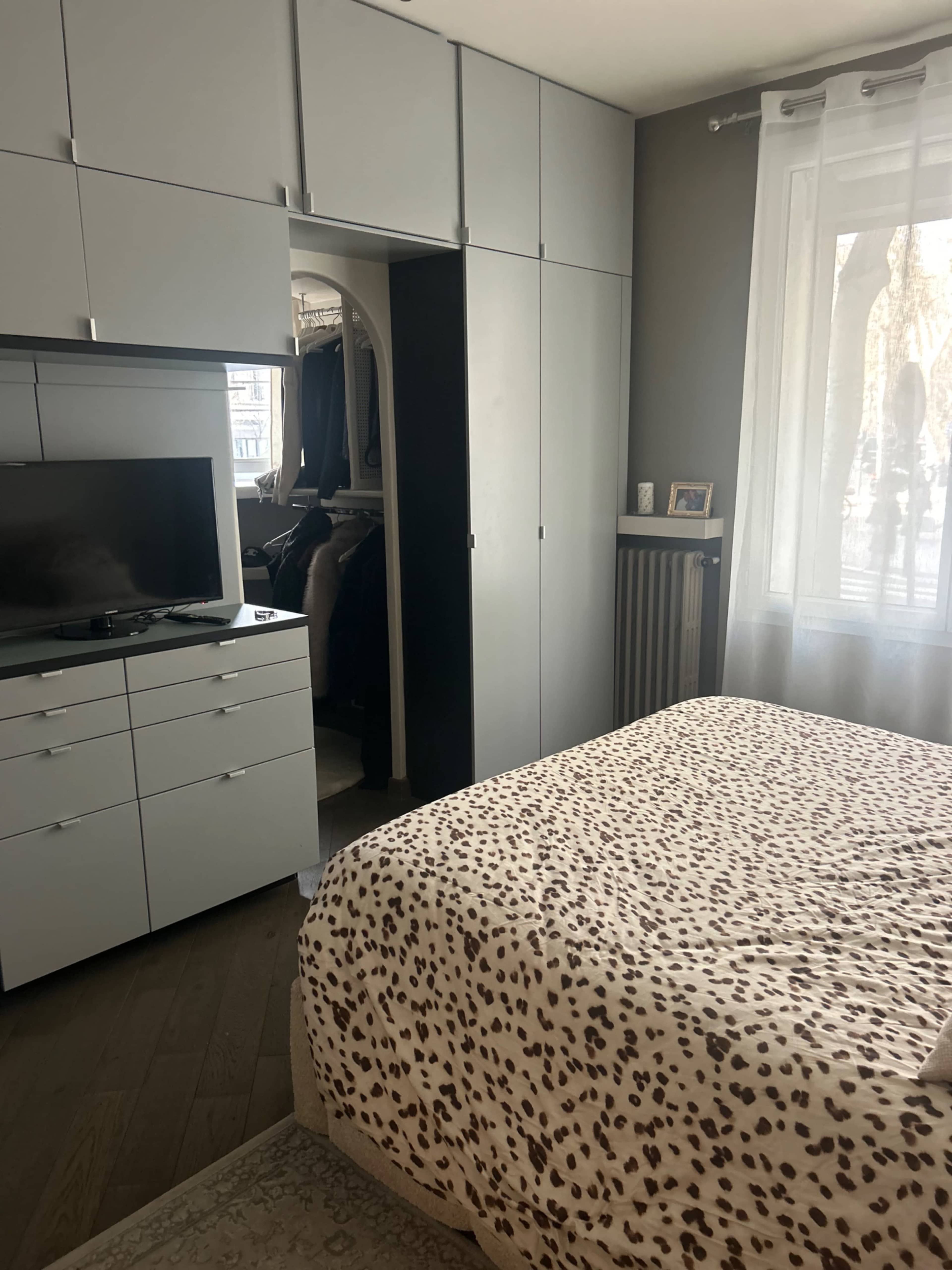 Appartement, rez-de-jardin, donnant sur la place du 4septembre Image in Pharo, Marseille