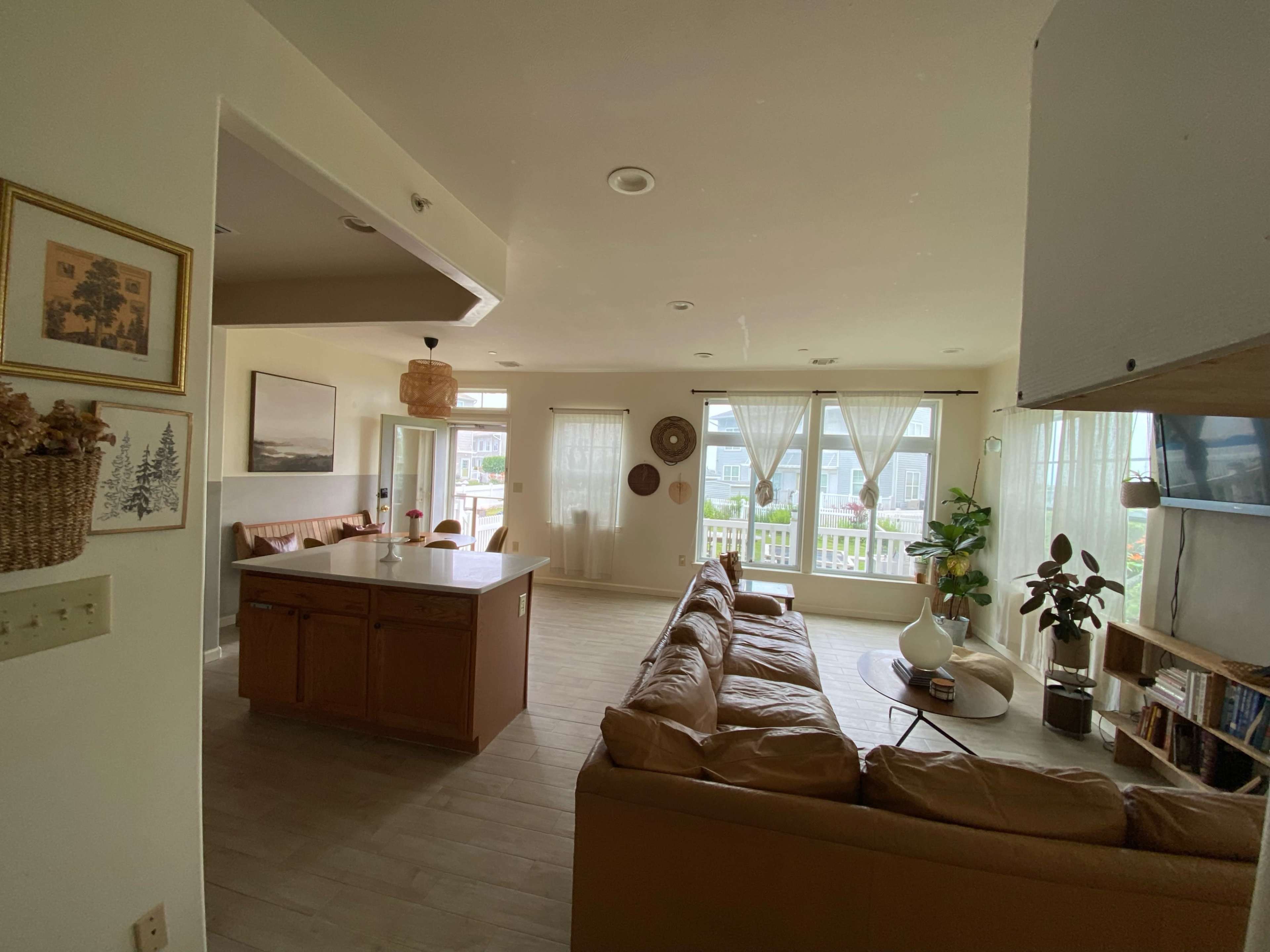 Urban Minimalist Modern Beach Home with Ocean View Image in Arverne, Arverne, NY