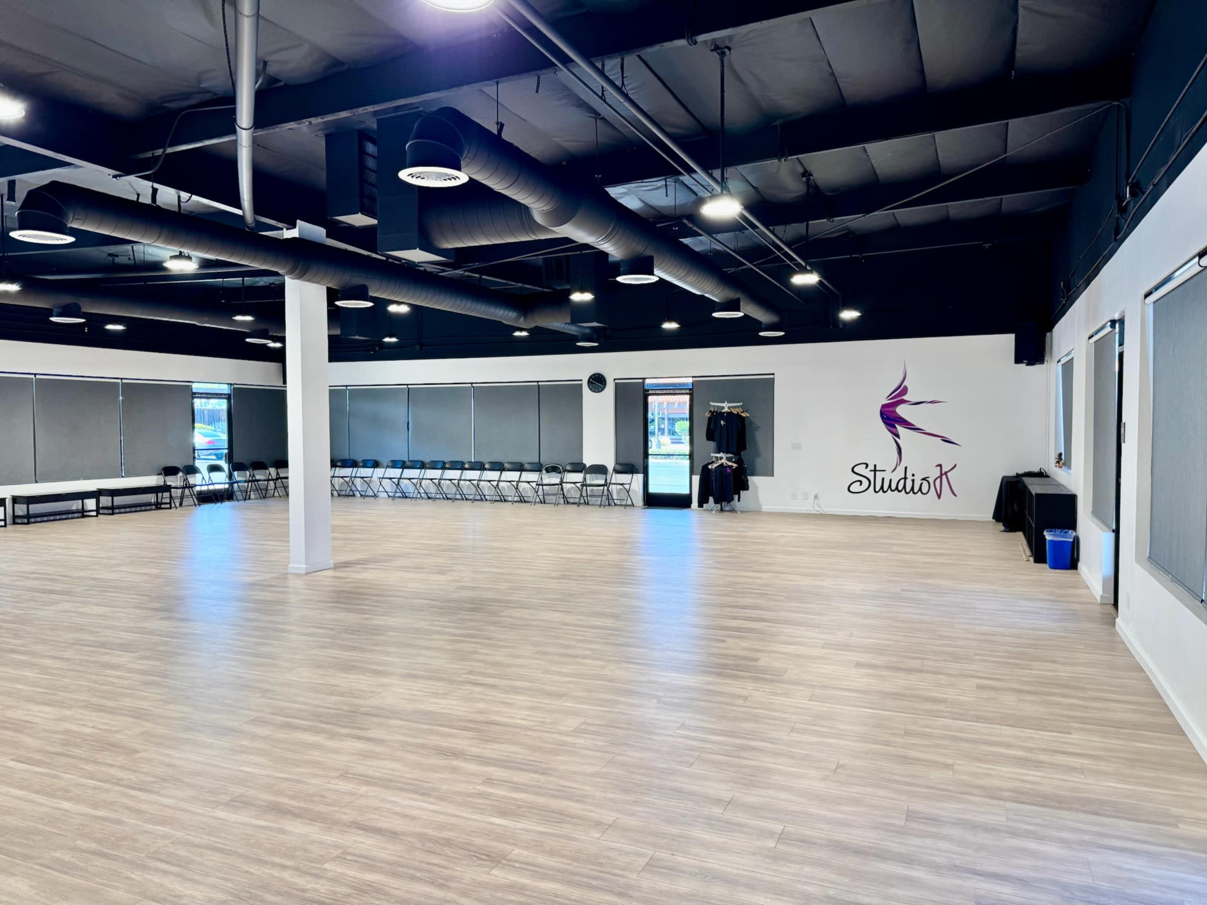 2500 sq ft Dance Studio with great lighting and free onsite parking in central San Diego Image in Kearny Mesa, San Diego, CA