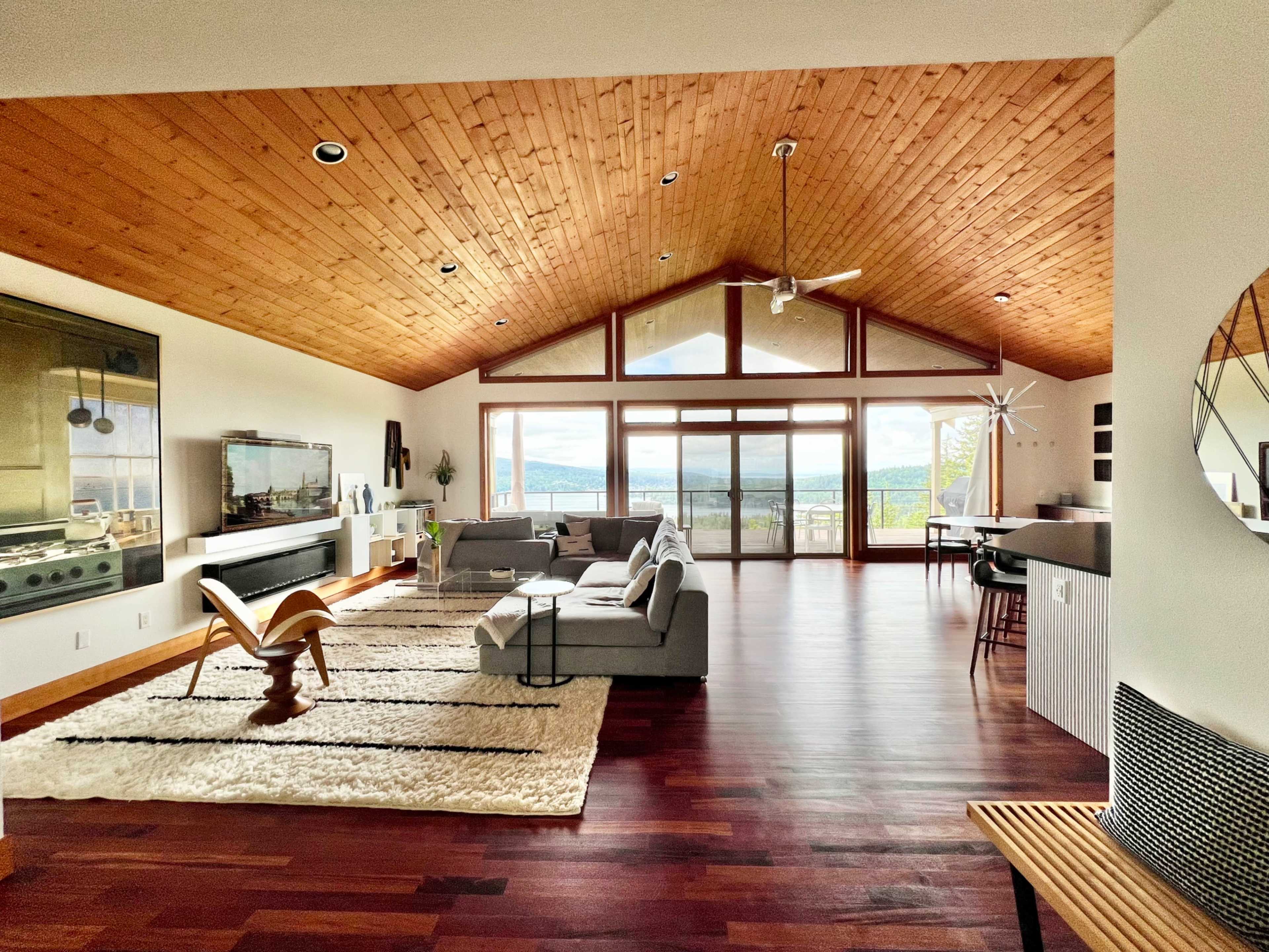 Lakeview Creative Studio | Natural Light, Film Location & Content Production Space Image in , Bellingham, WA