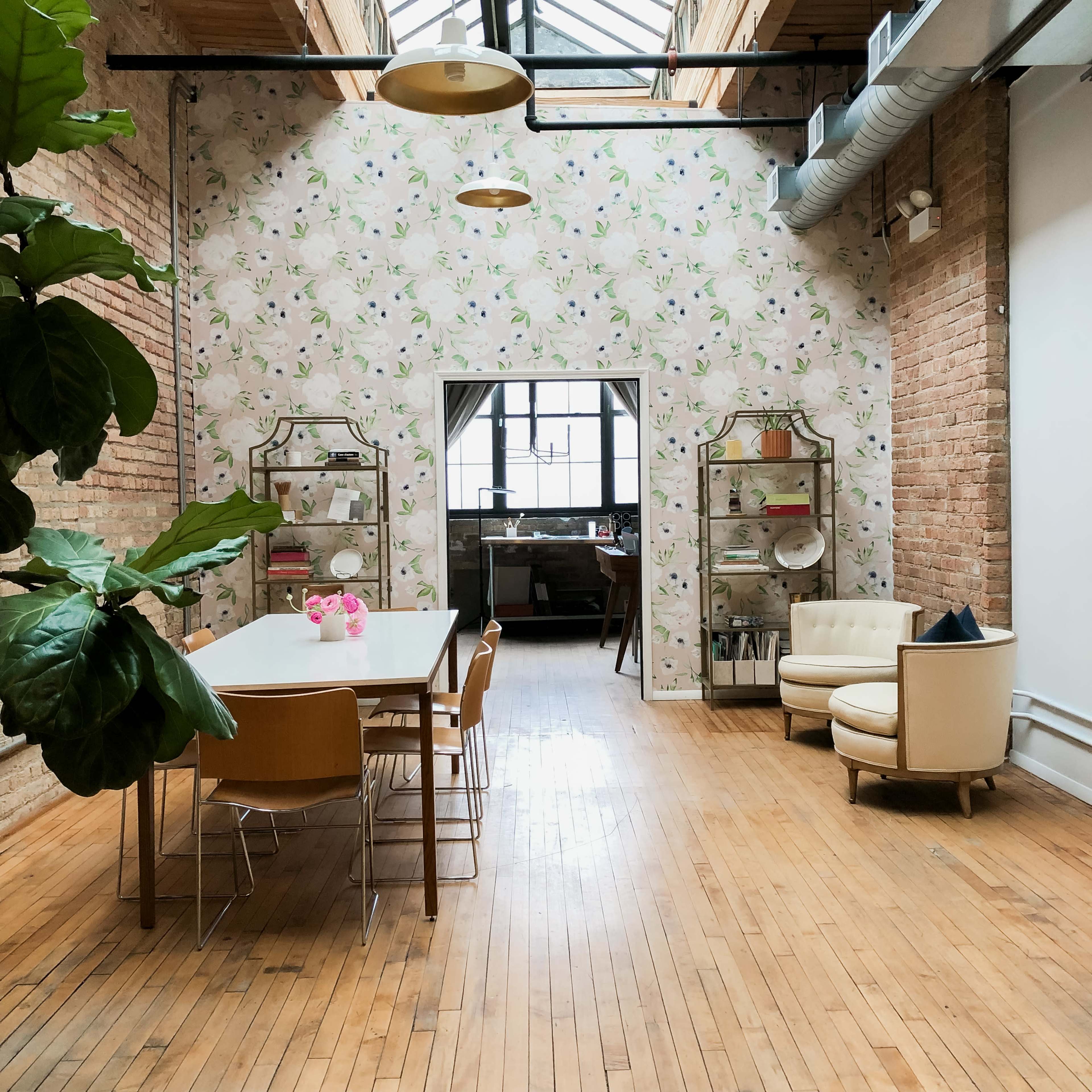 Ravenswood Light Filled Loft Image in Lake View, Chicago, IL