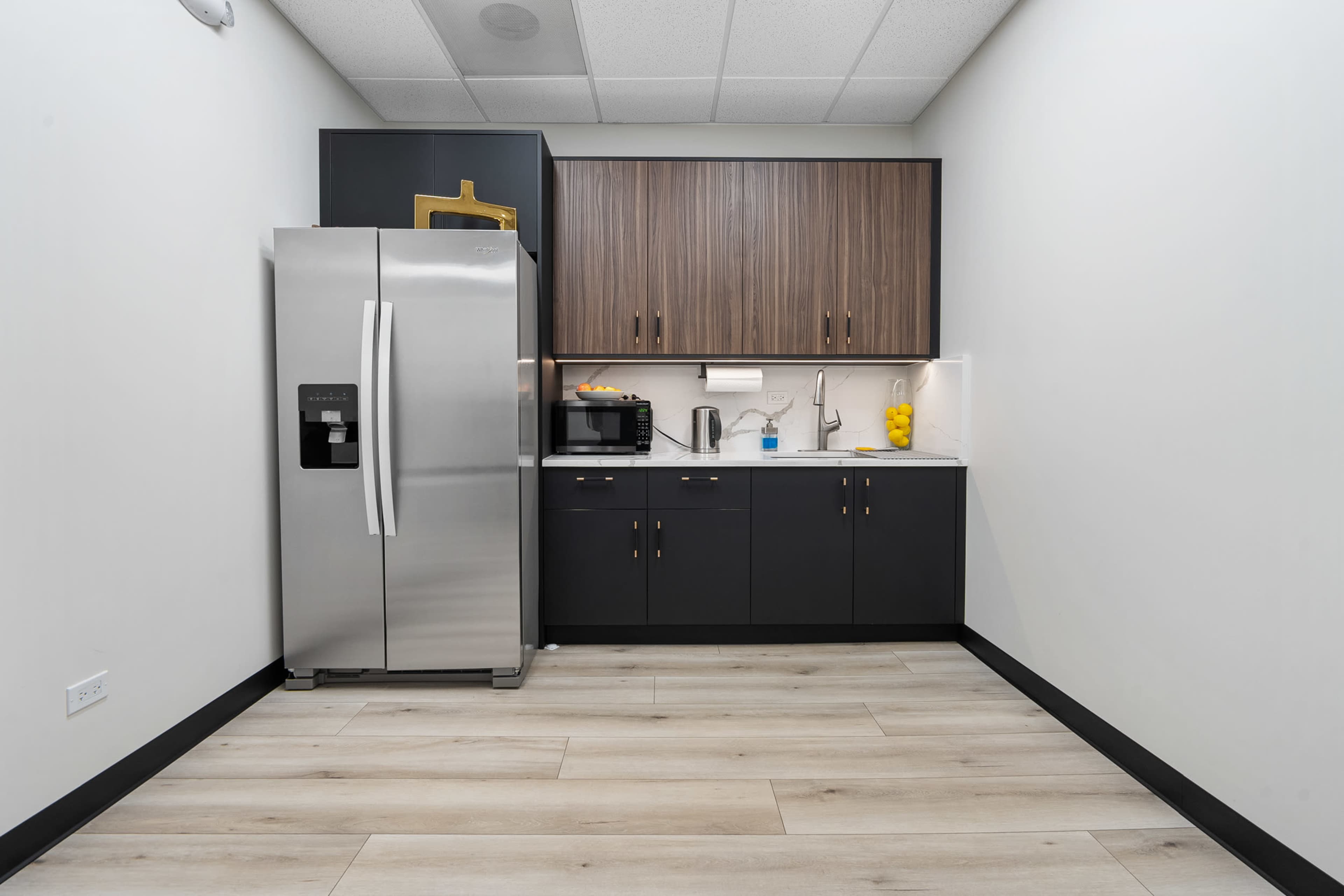 Sleek, Modern Space for Meetings, Events, or Evenings In Image in Dundee Township, ElGIN, IL