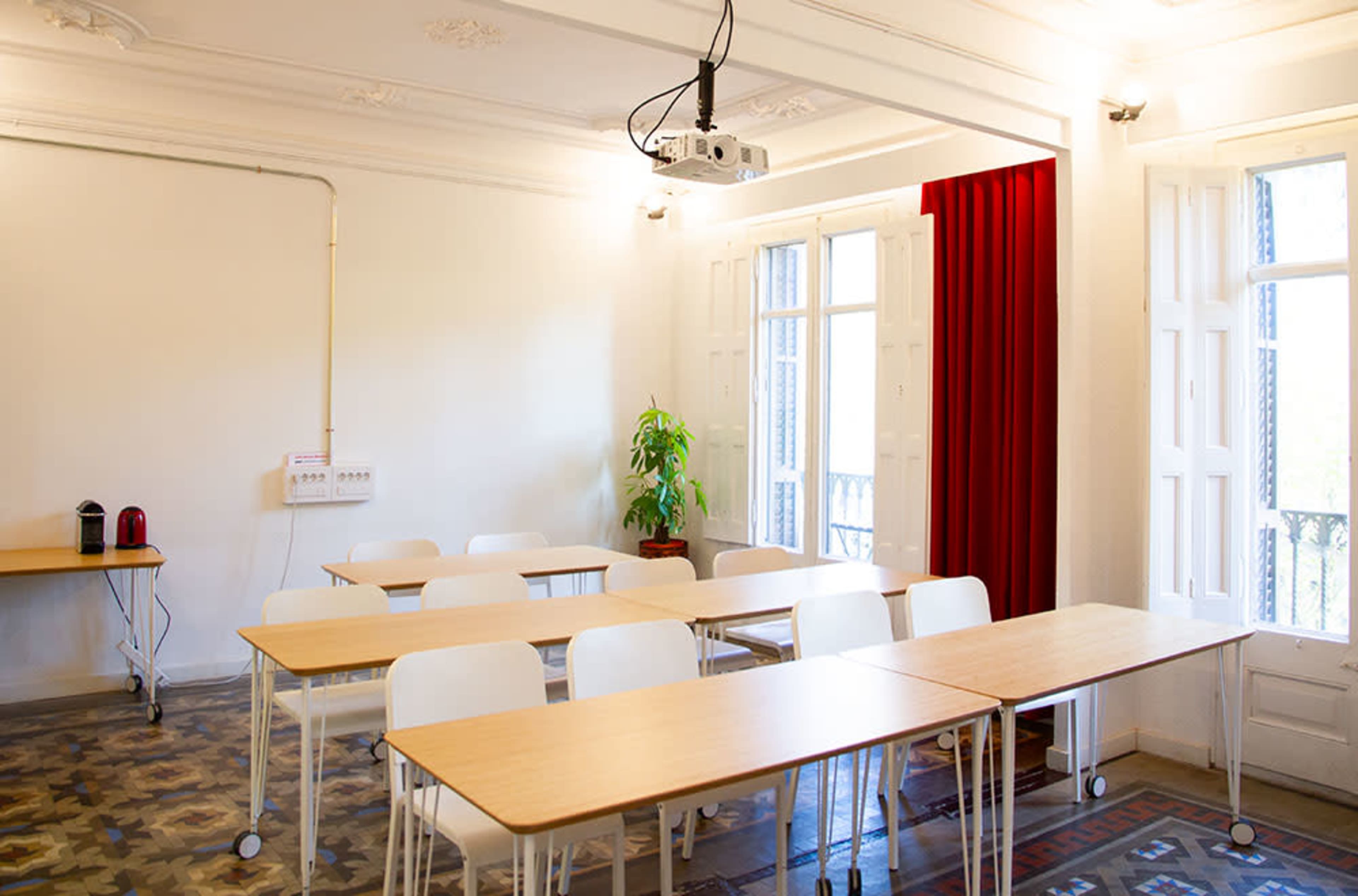 An original space with soul, set on the vibrant Diagonal of Barcelona. Image in Vila de Gràcia, Barcelona, B