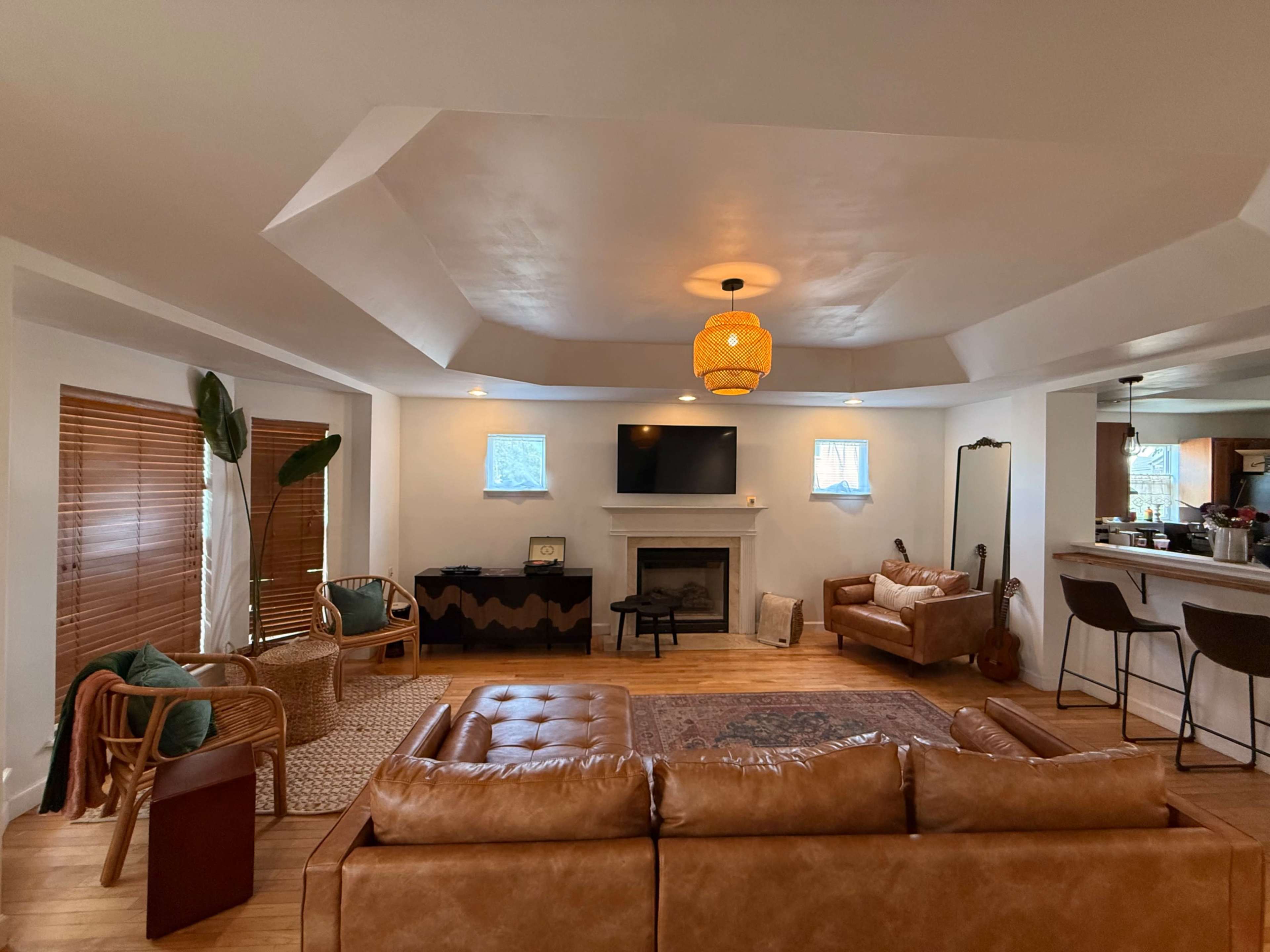 Boho Minimalist Oasis with Natural Light Image in Central West End, St. Louis, MO