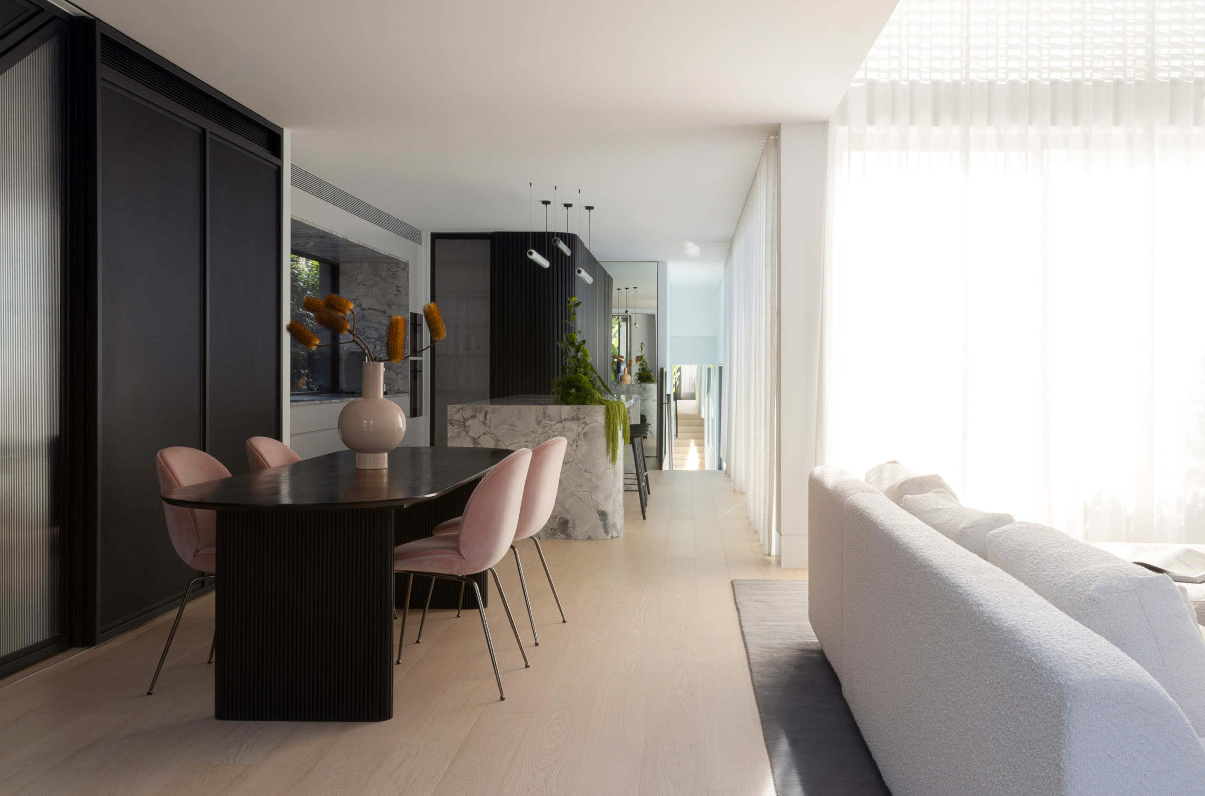 A Light-Filled Modern Retreat in Seaforth Image in Seaforth, seaforth, NSW