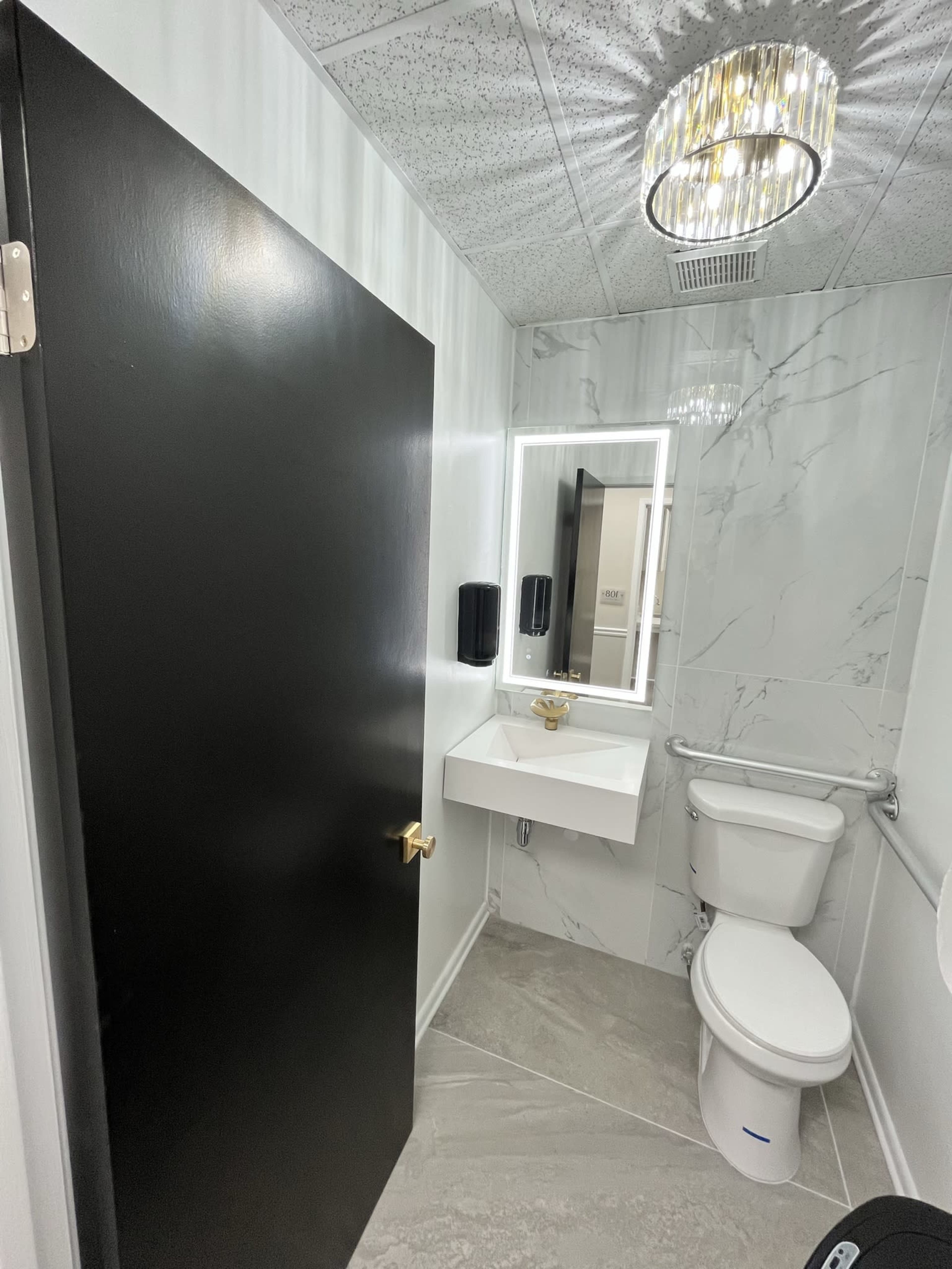 Elegant Event Suite W/ Free Parking & Secured Access. Image in , Norcross, GA