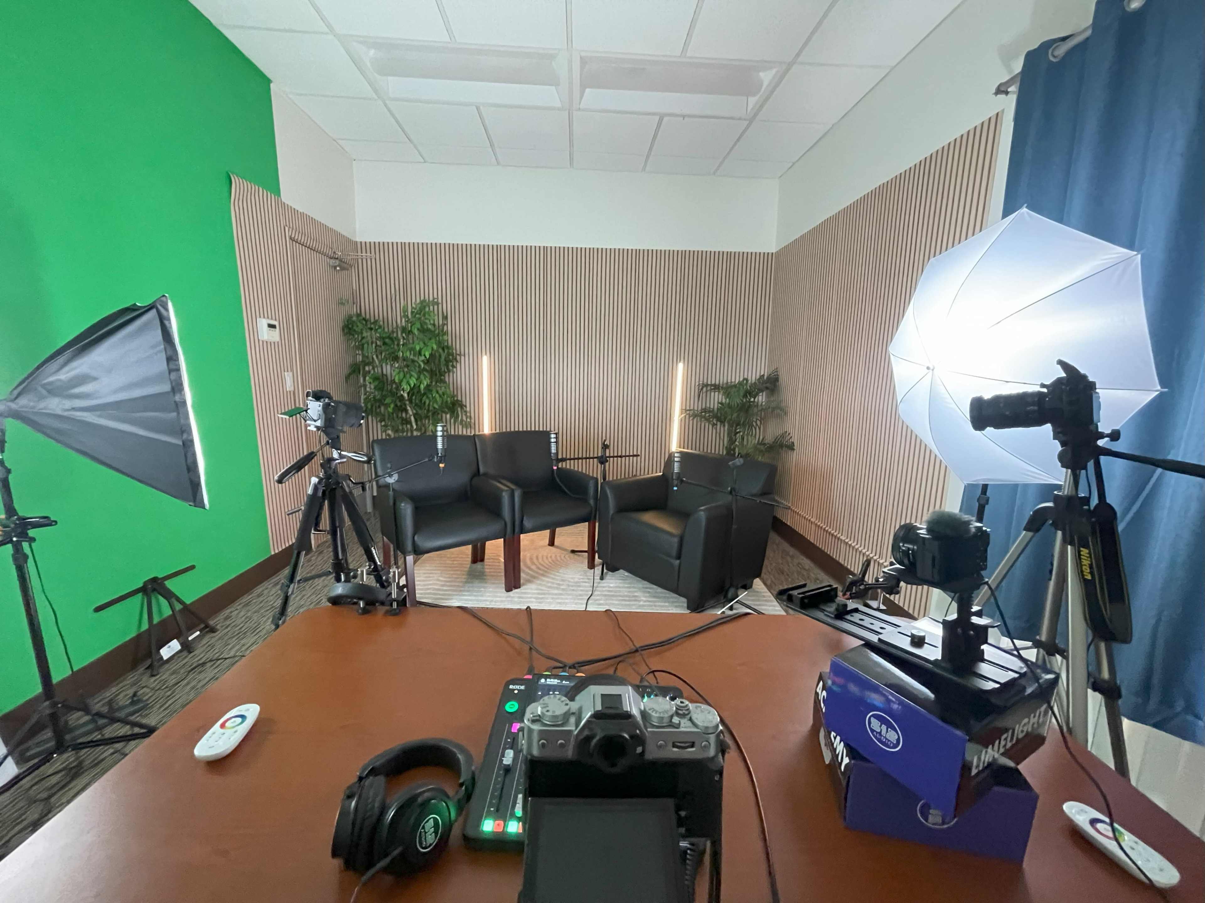 Studio for Recording or Filming Social Media Contents Podcast Videos Photoshoot Product Photography Image in Lake Balboa, Lake Balboa, CA