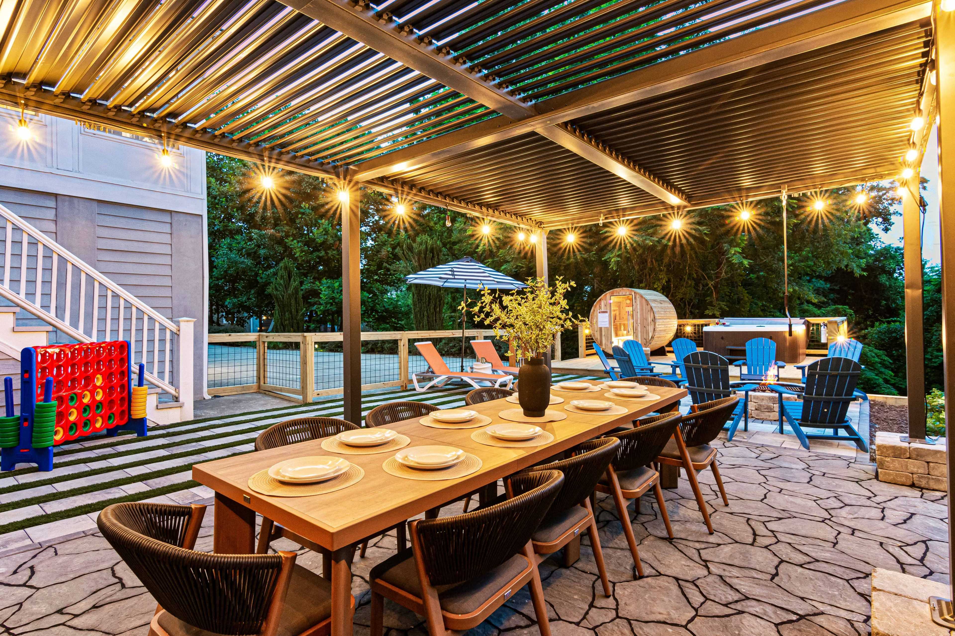 Professionally Designed Large 6 Bedroom Home with Fenced Yard Image in , Asheville, NC