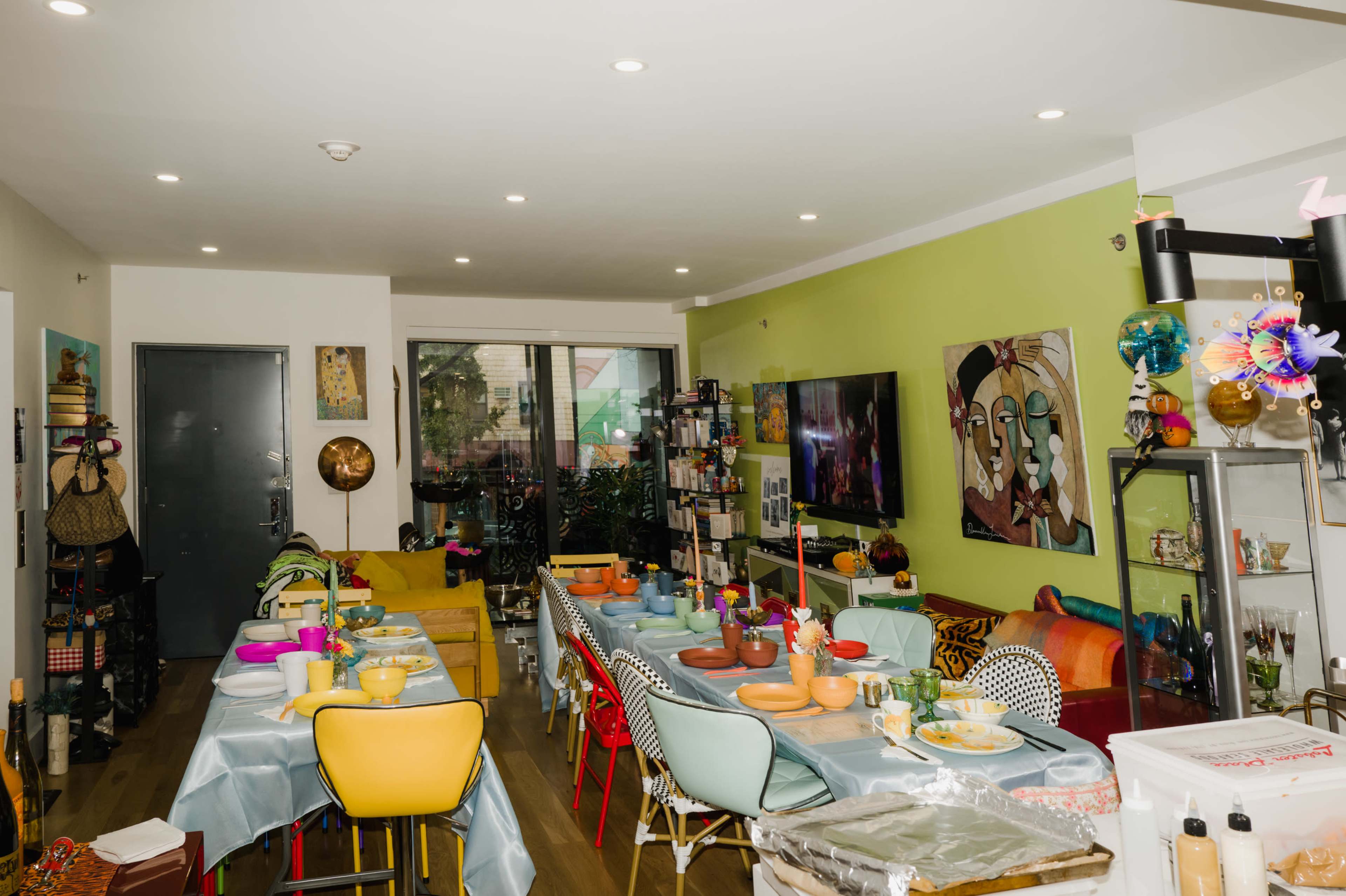 Unique and Colorful, Apartment in Williamsburg with Private Backyard & Rooftop Access – Ideal for Events, Weddings, and Content Shoots Image in Williamsburg, Brooklyn, NY