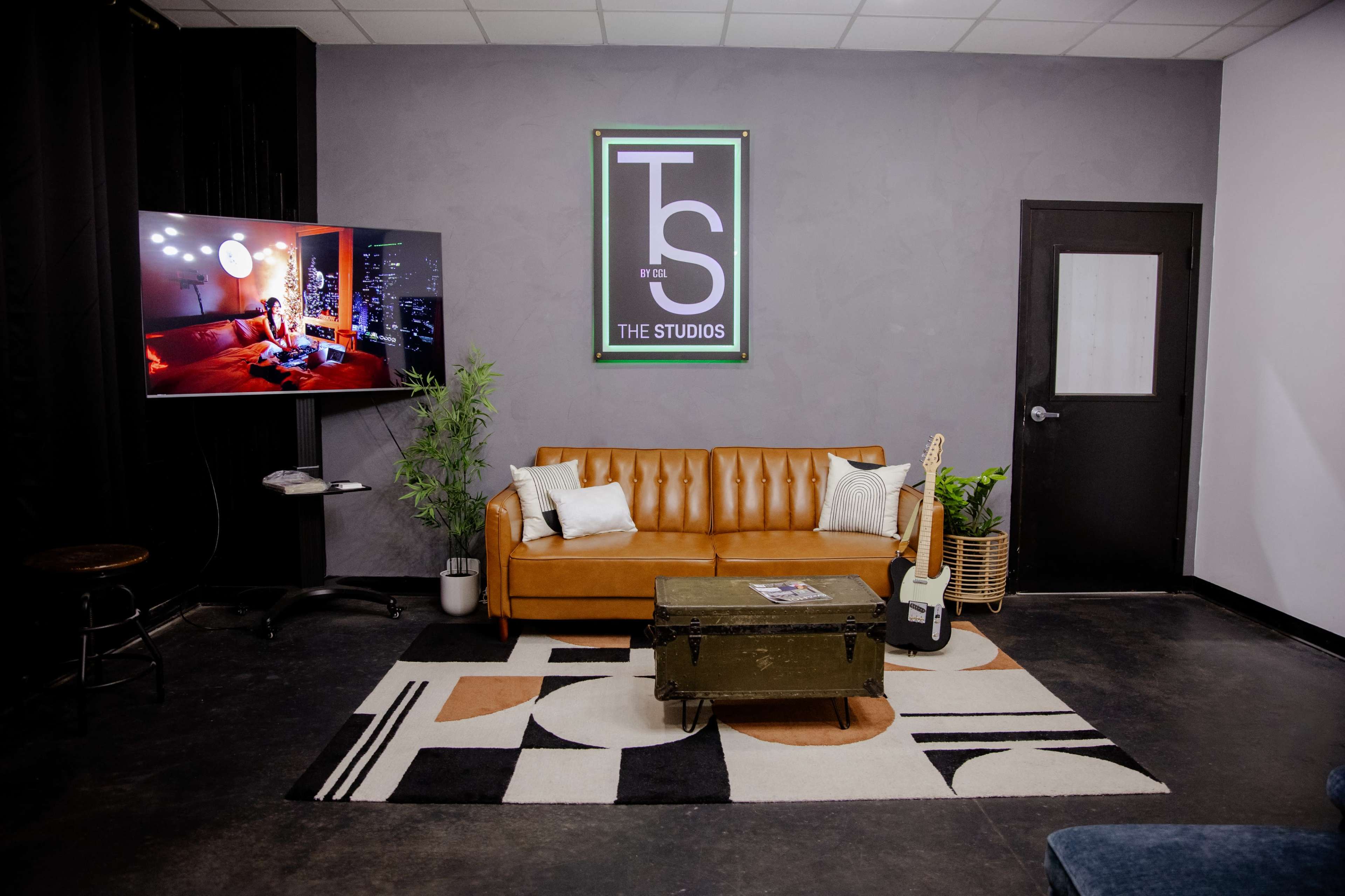 comprehensive creative space for photographers, videographers, models, podcasters, actors, musicians and artists of any kind. Image in Highview, Louisville, KY