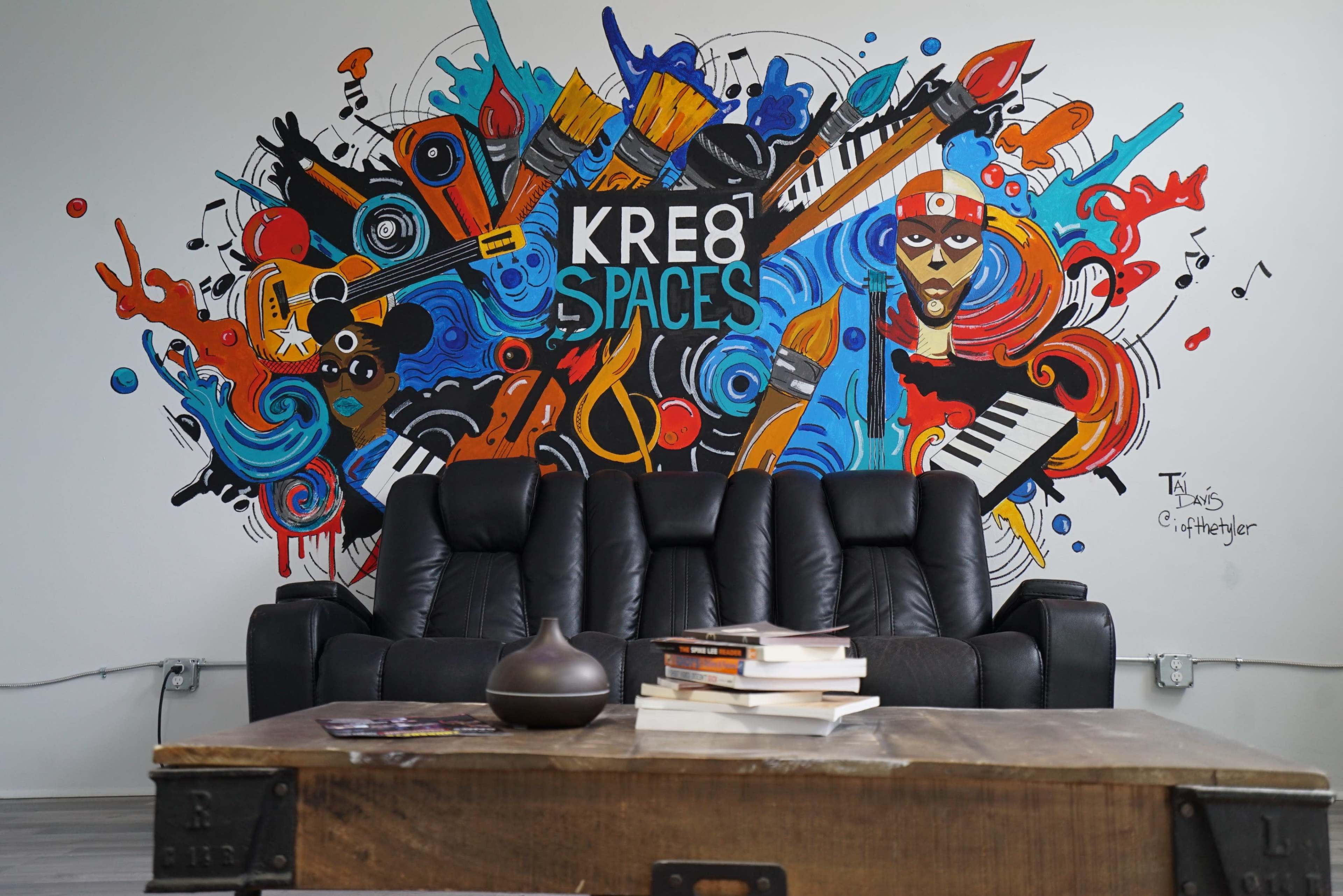 Bright Creative Meeting Space with Large Windows and Open Layout Image in Downtown West, Saint Louis, MO