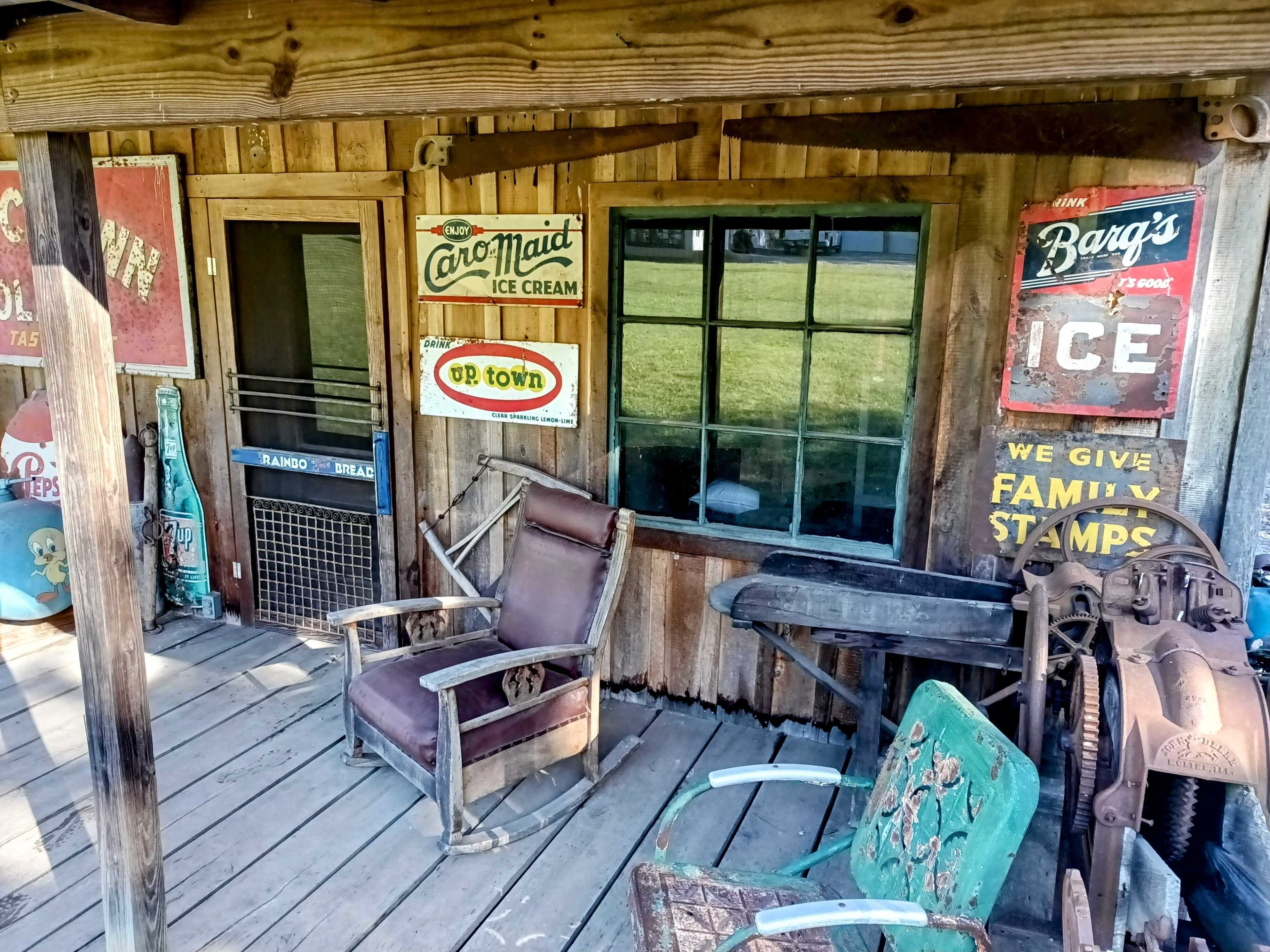 Vintage Gas Station, General Store, Garage and Feed Store Facades Image in , Springfield, TN