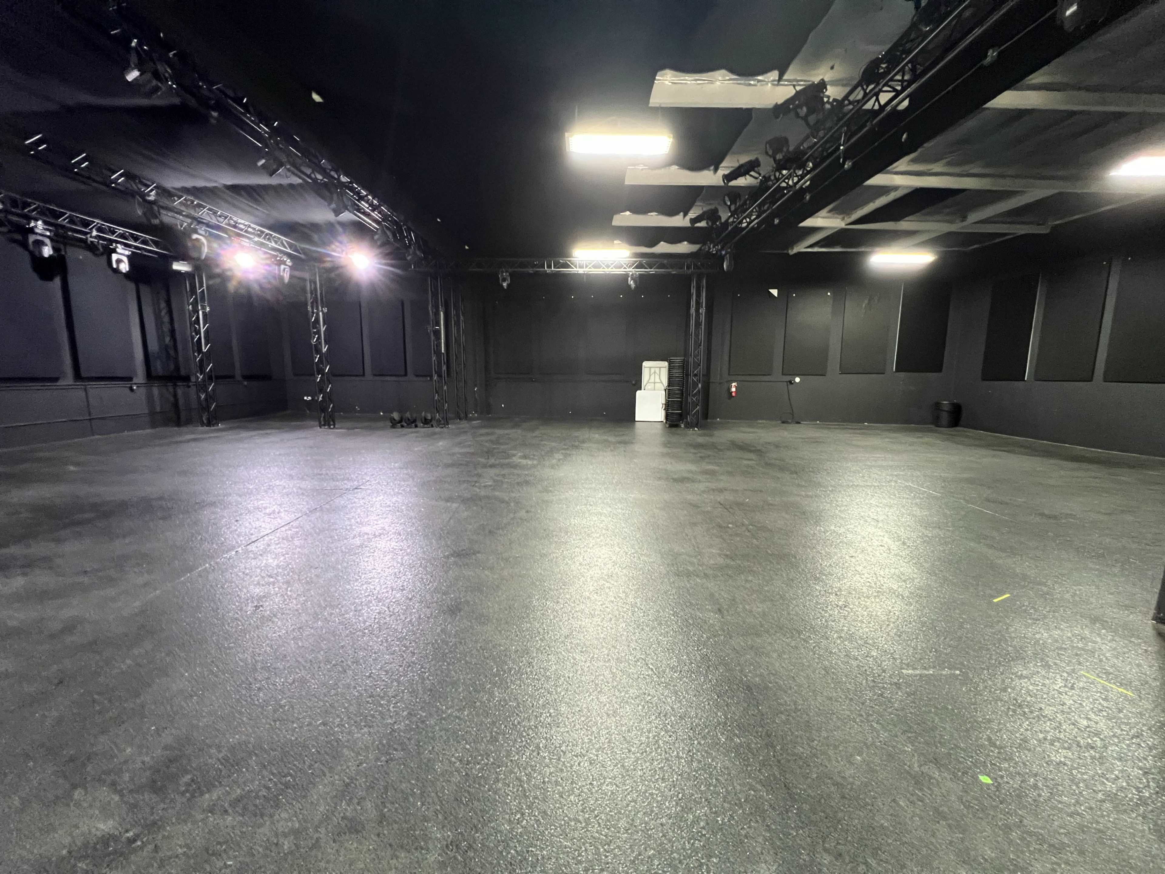 Versatile 3000 Sq. Ft. Music & Production Studio with Premium Amenities – Ideal for Rehearsals, Events, and Filming Image in Carson, Gardena, CA