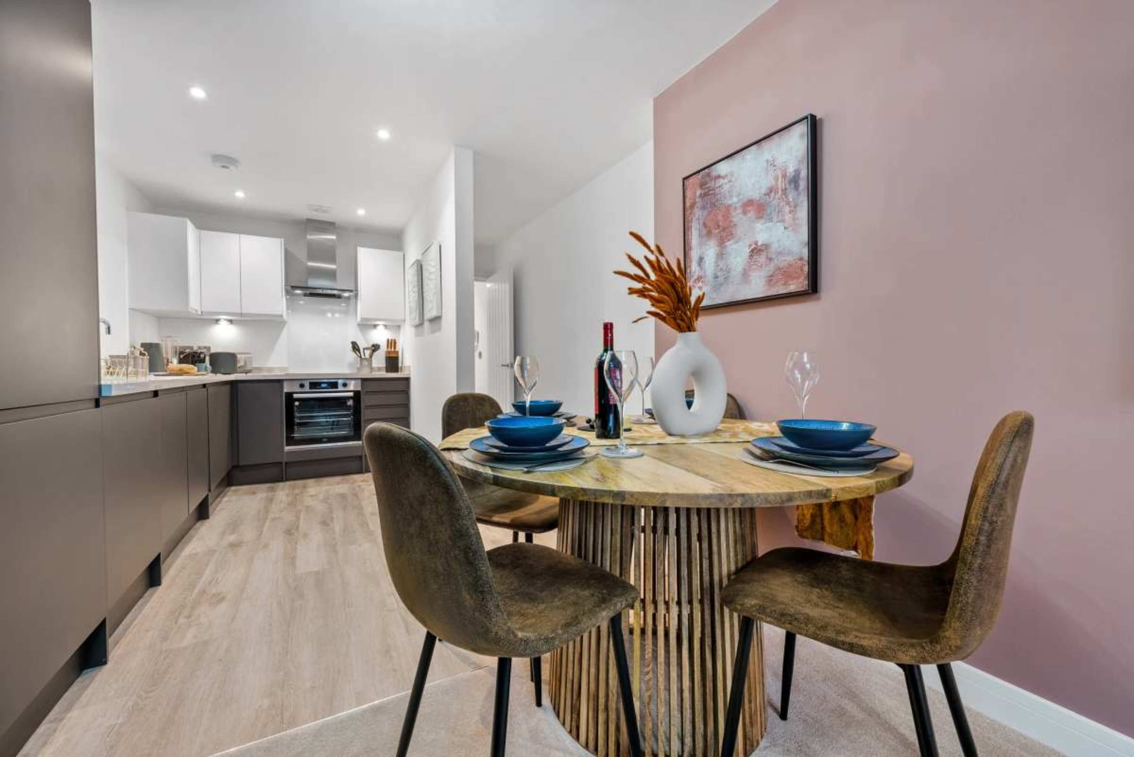 Dawson View, 1-BR Cosy & Stylish Flat Image in The Polygon, Southampto, ENG