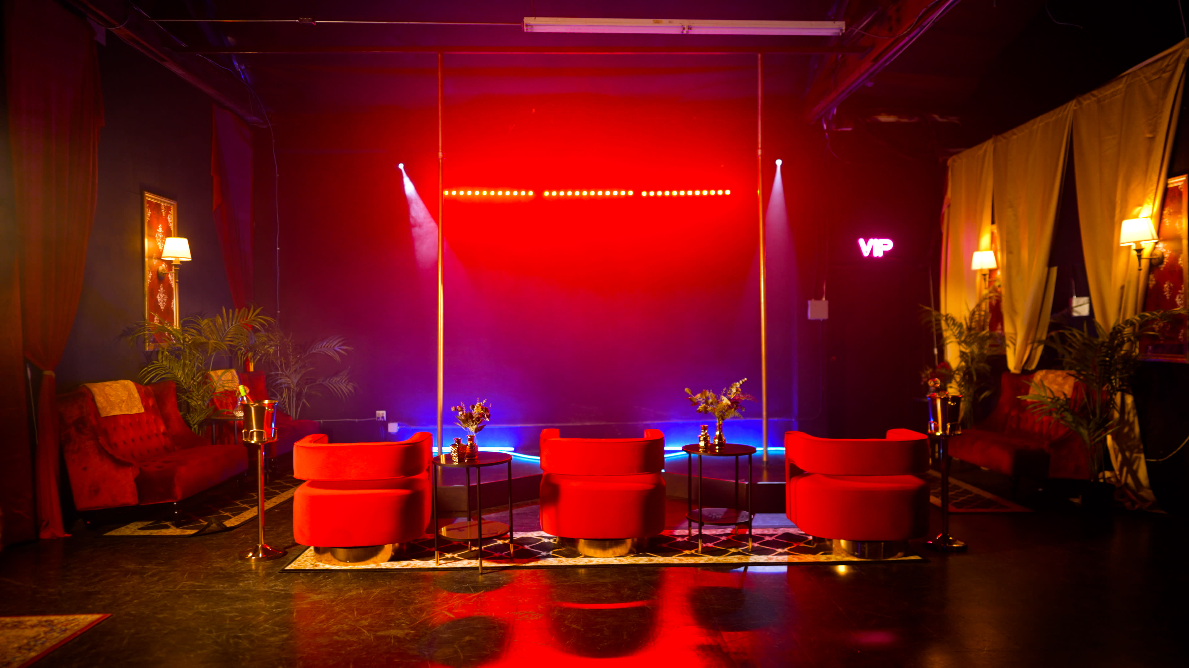 Vip Strip Club, Bar, Casino, Poker room Image in Boyle Heights, Los Angeles, CA