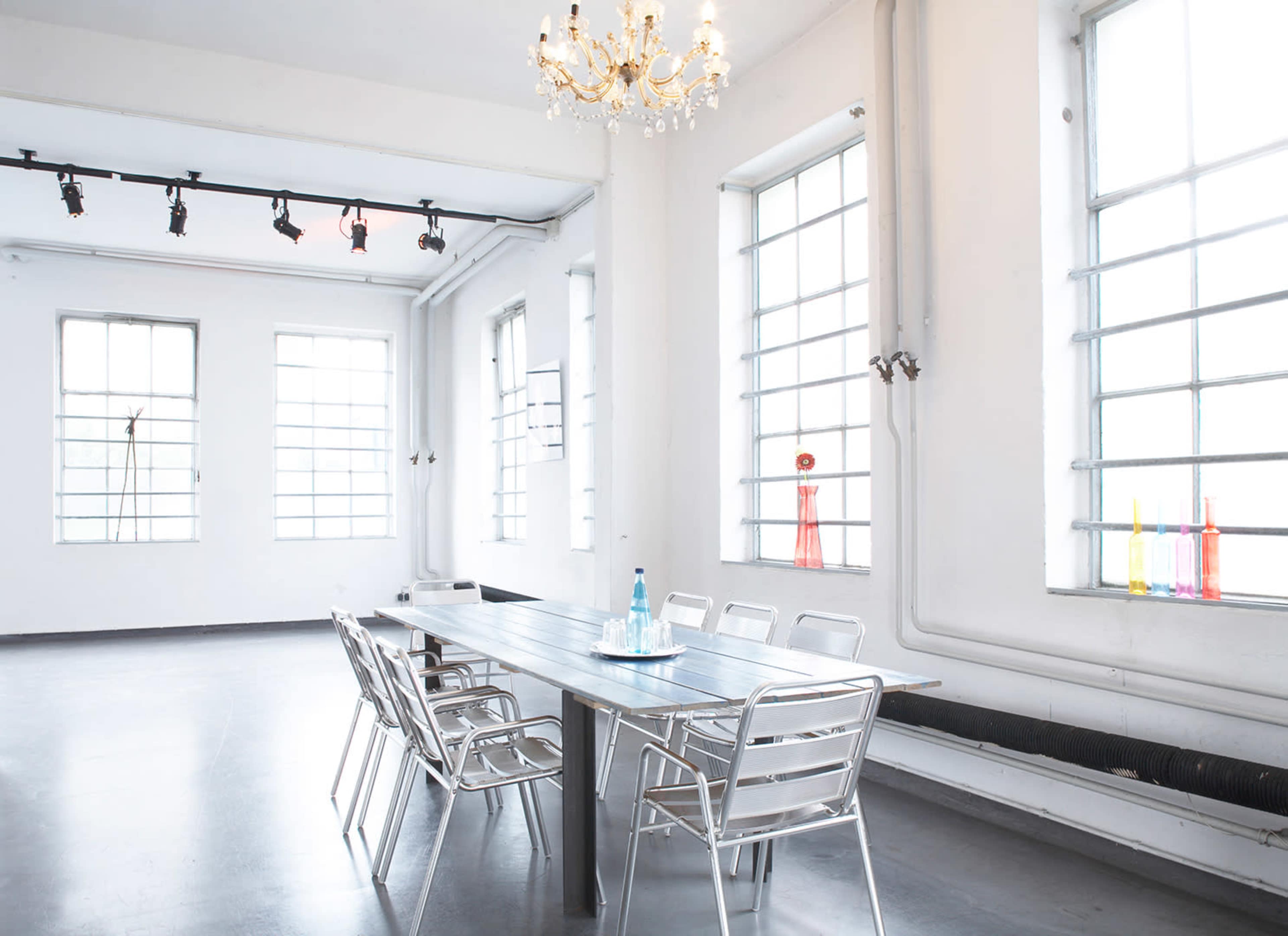 Onlight Studiorent in Frankfurt – Ideal for Workshops, Photo/Video shoots, Business-Events, Pop-Up, etc. Bild in Bockenheim, Frankfurt, 