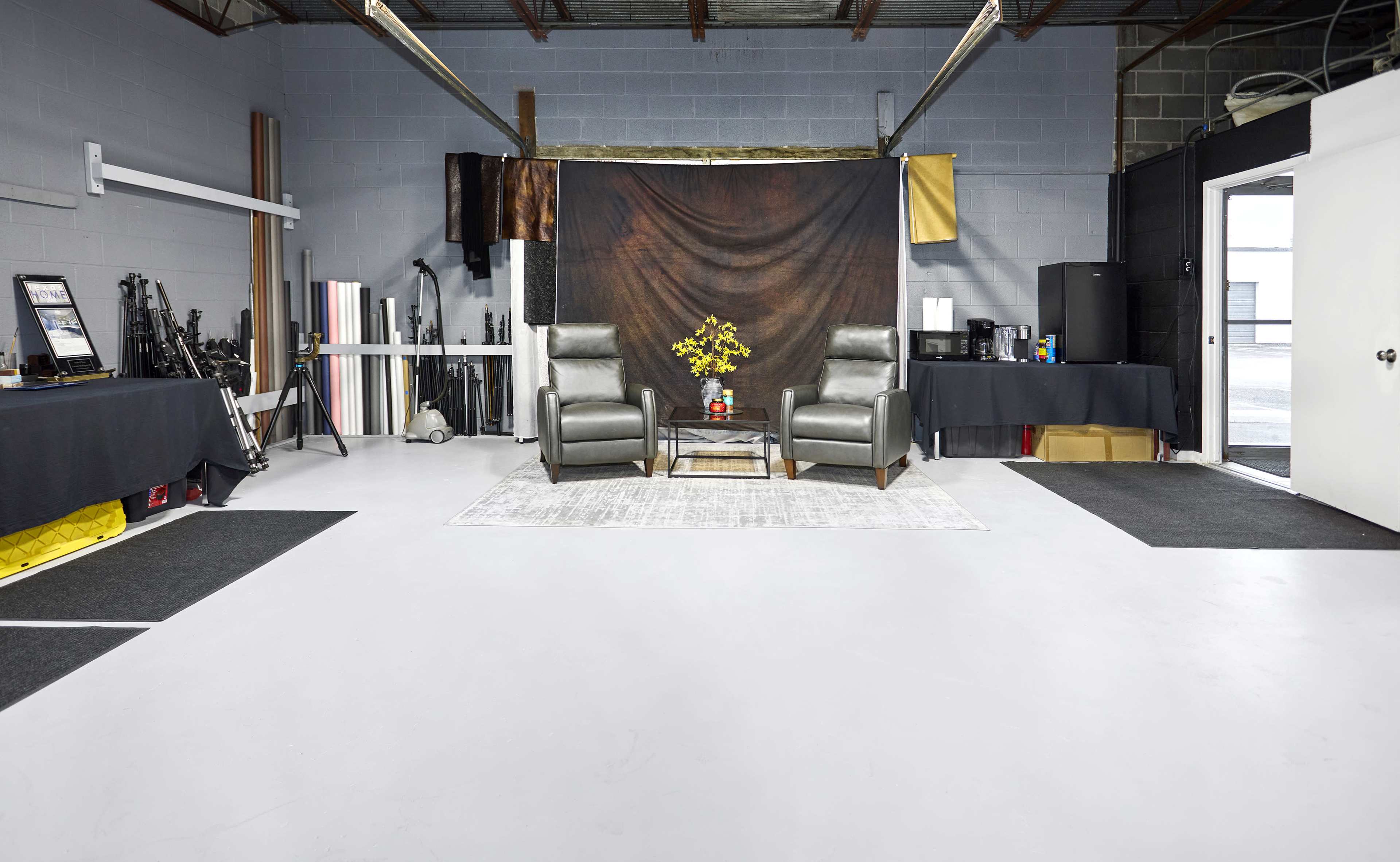 GREAT STUDIO Centrally Located/Fully Equipped 1600sqft. Image in Northside, Houston, TX