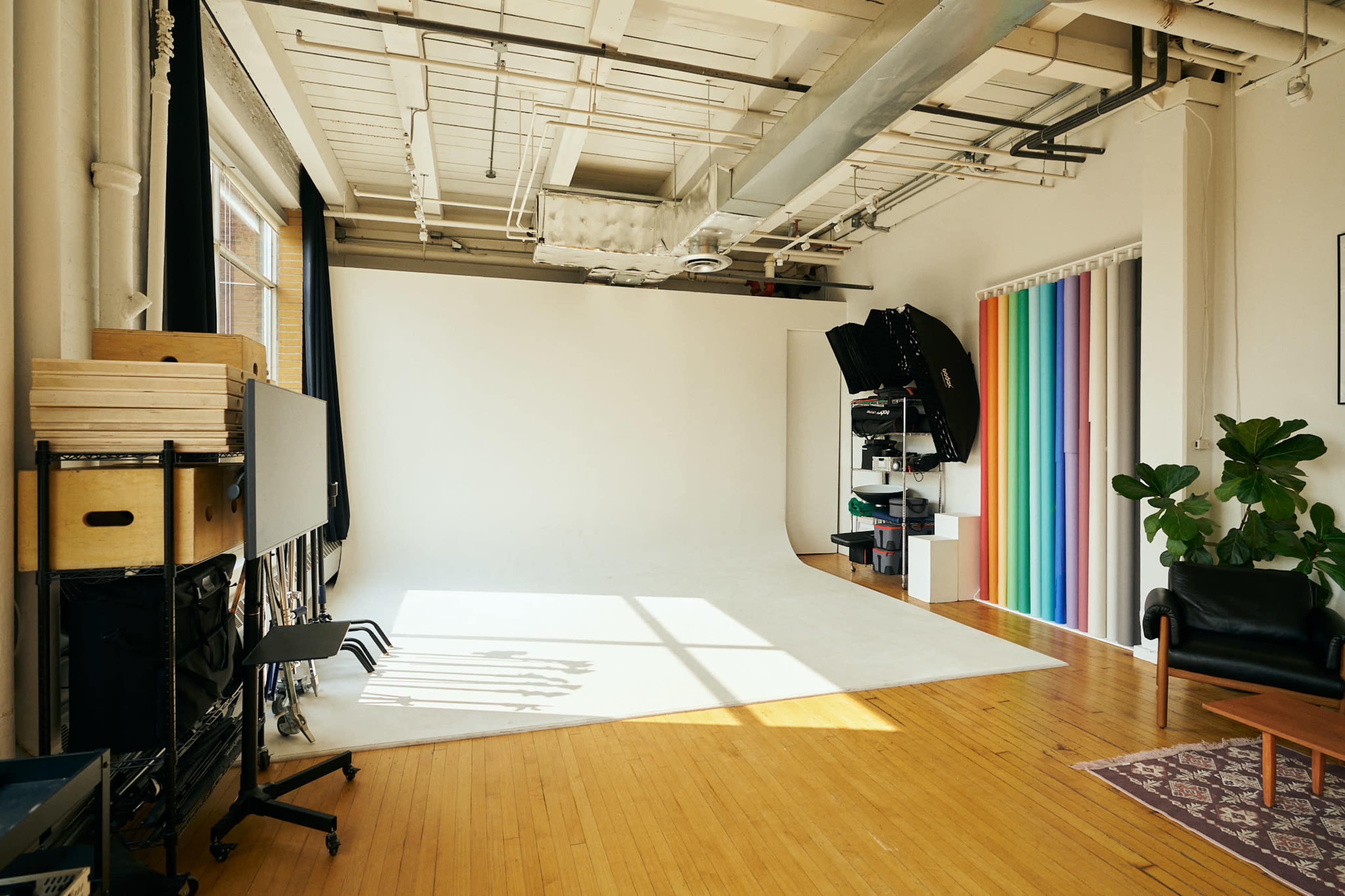 Light-Filled and Spacious Loft in Liberty Village Image in Liberty Village, Toronto, ON