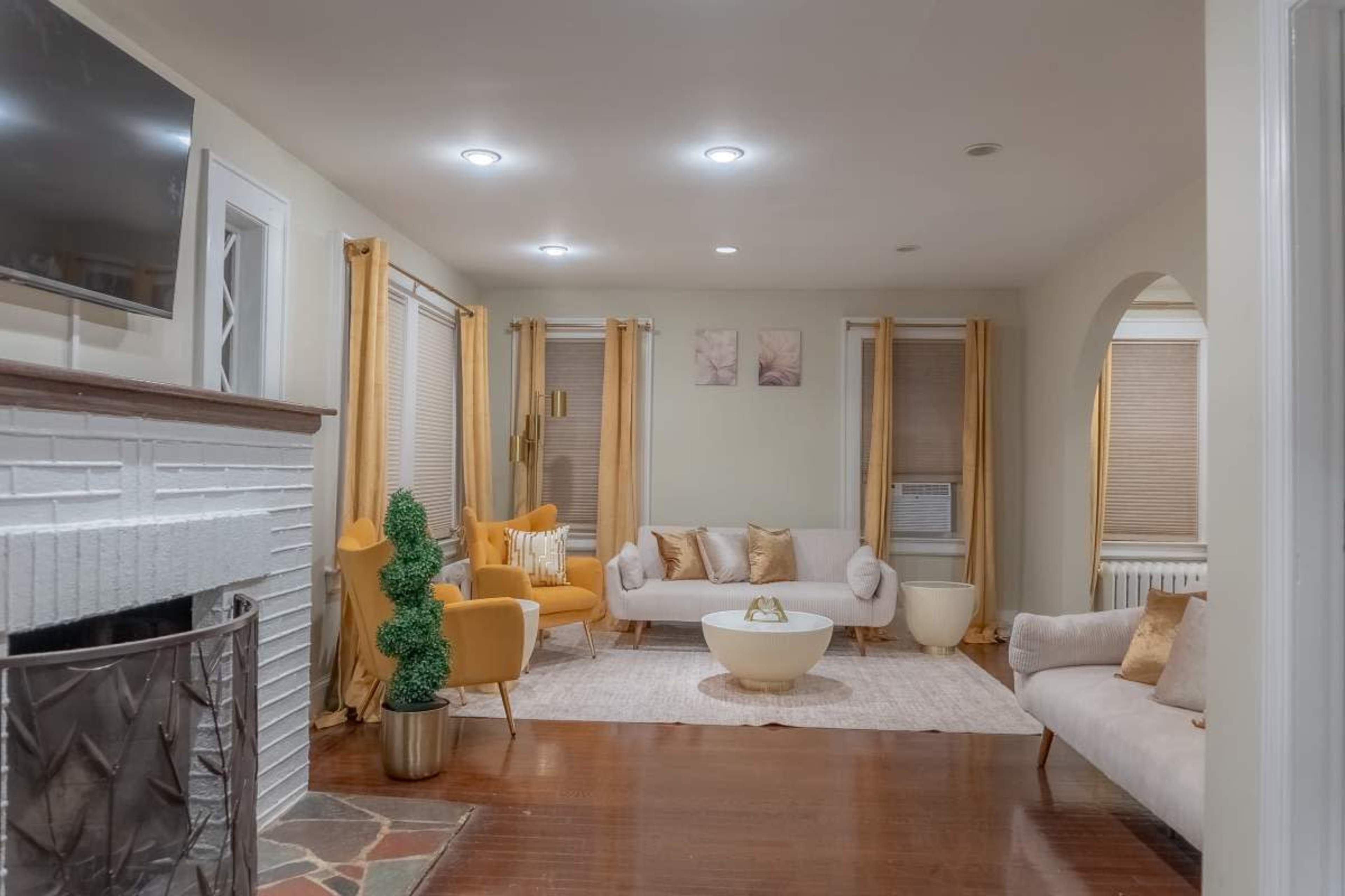 Suburban Serenity For Glamorous Gatherings Image in Kearny, Kearny, NJ