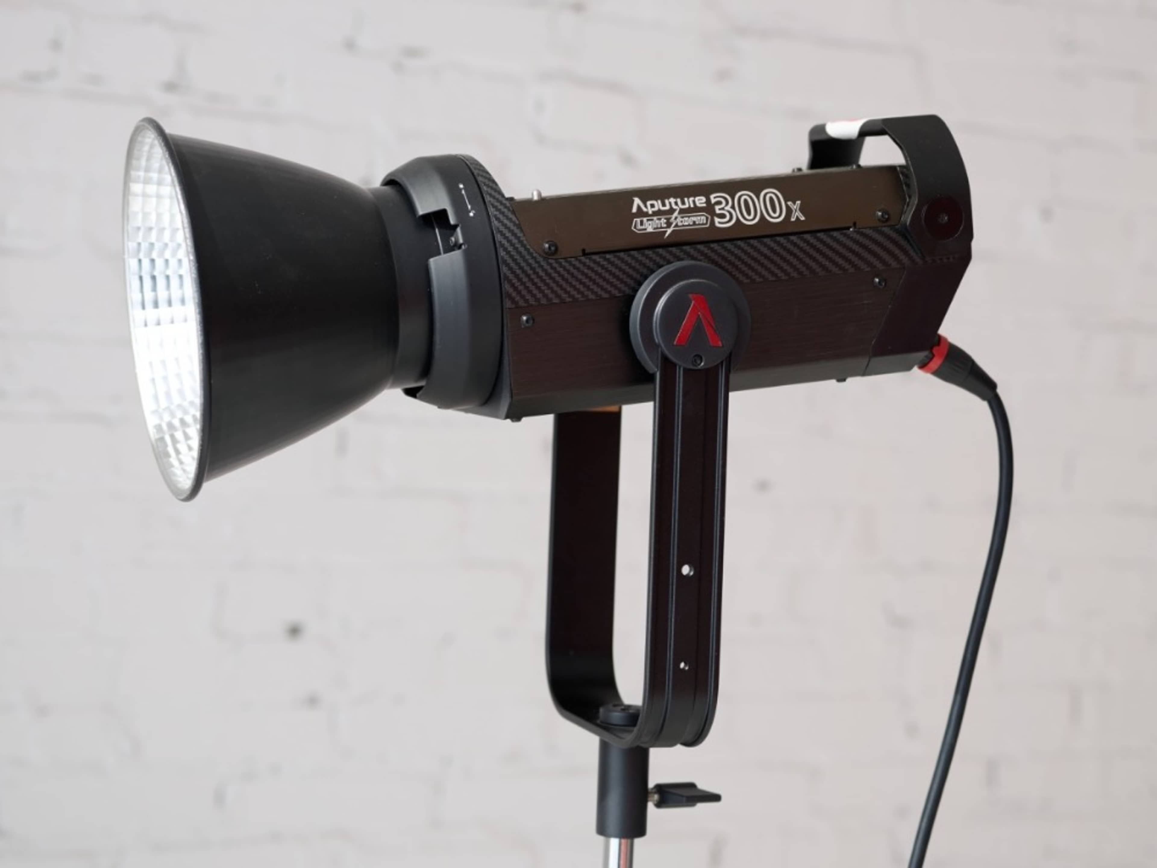 Aputure 300x (Bi-Color) – Key Light Kit