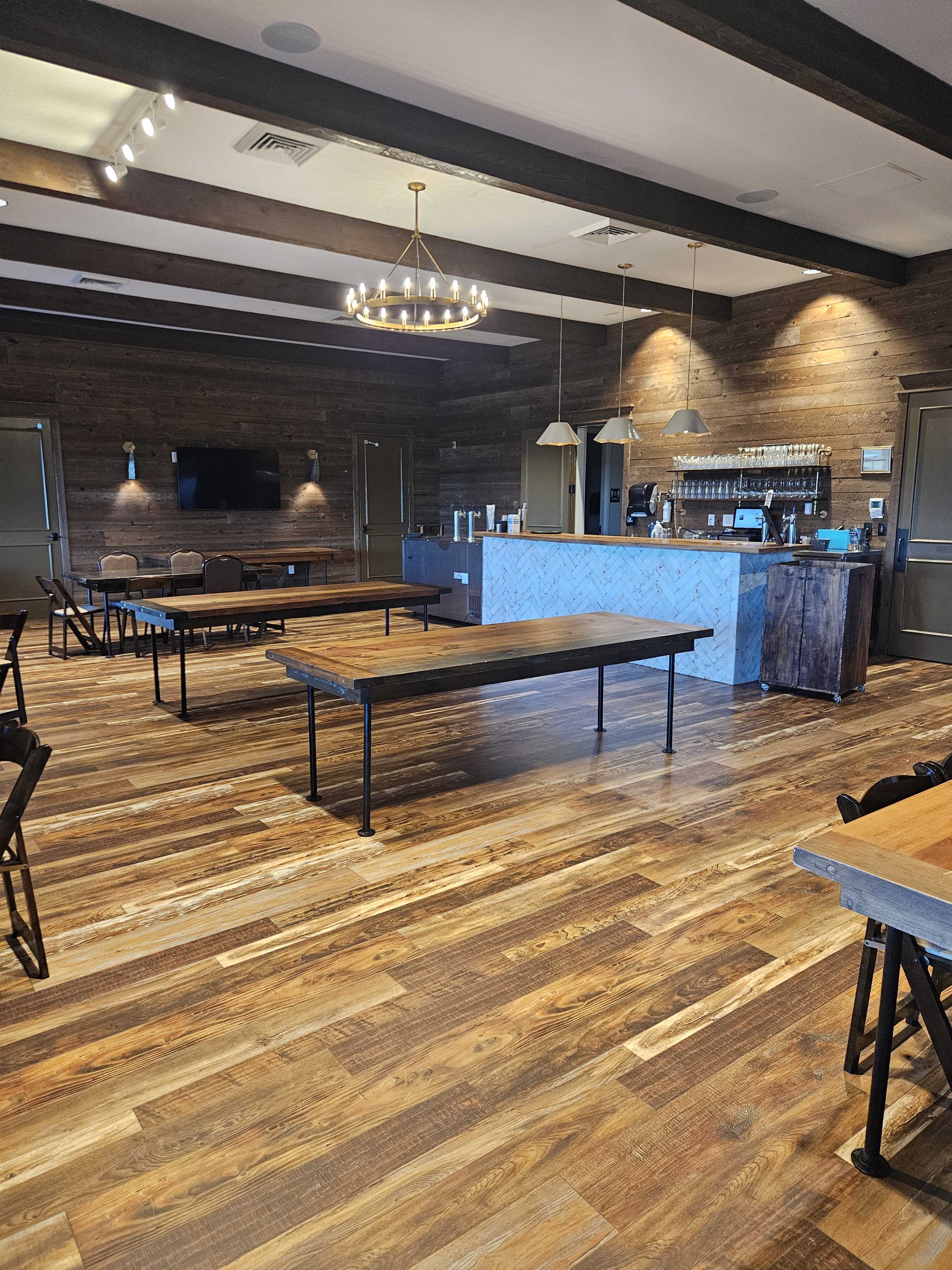 Boutique Event Venues with Lodging and a Restaurant - Bar Area Image in Westfield, Westfield, NC